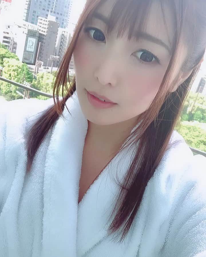 新村あかりのインスタグラム：「昨日の撮影❤︎」