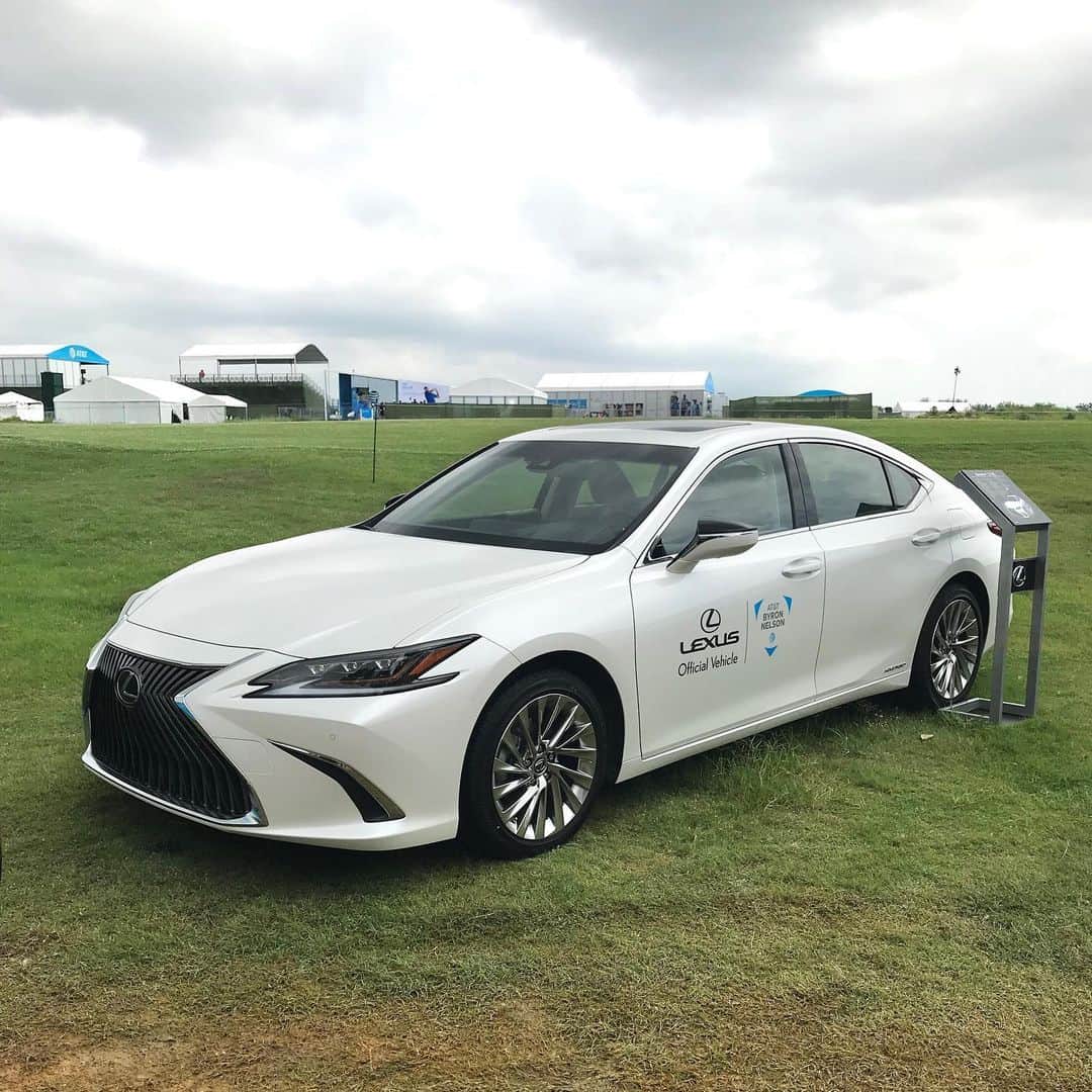 Lexus USAのインスタグラム：「Great golfers always make for a great weekend. Proud to have been the official vehicle of the @attbyronnelson Golf Tournament. #LexusGolf」