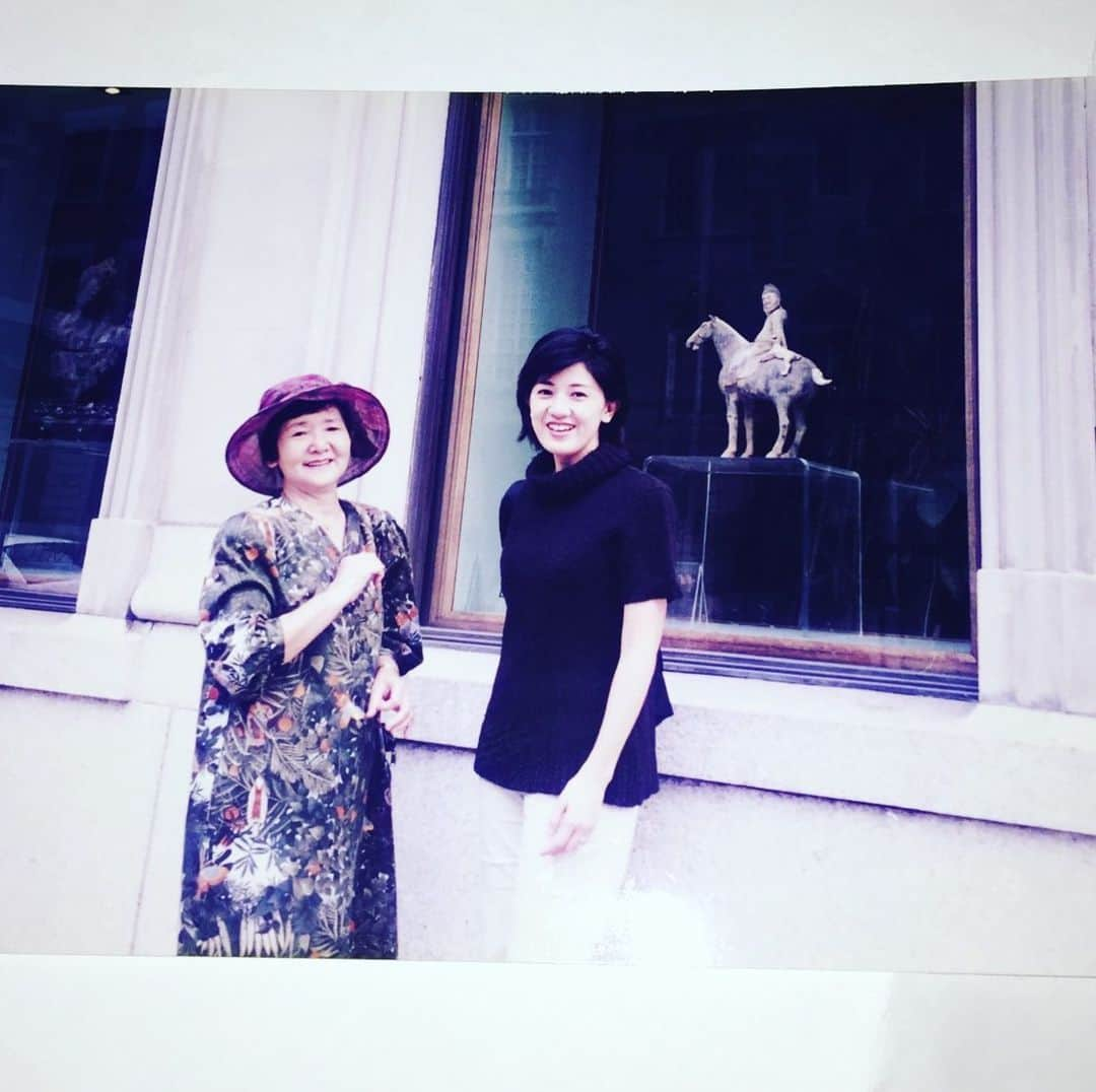 勝恵子さんのインスタグラム写真 - (勝恵子Instagram)「Happy Mother’s Day 🌹 1990年代！のスナップ！📷 NYを一緒に旅しました。 #mother」5月13日 8時28分 - keiko.katsu