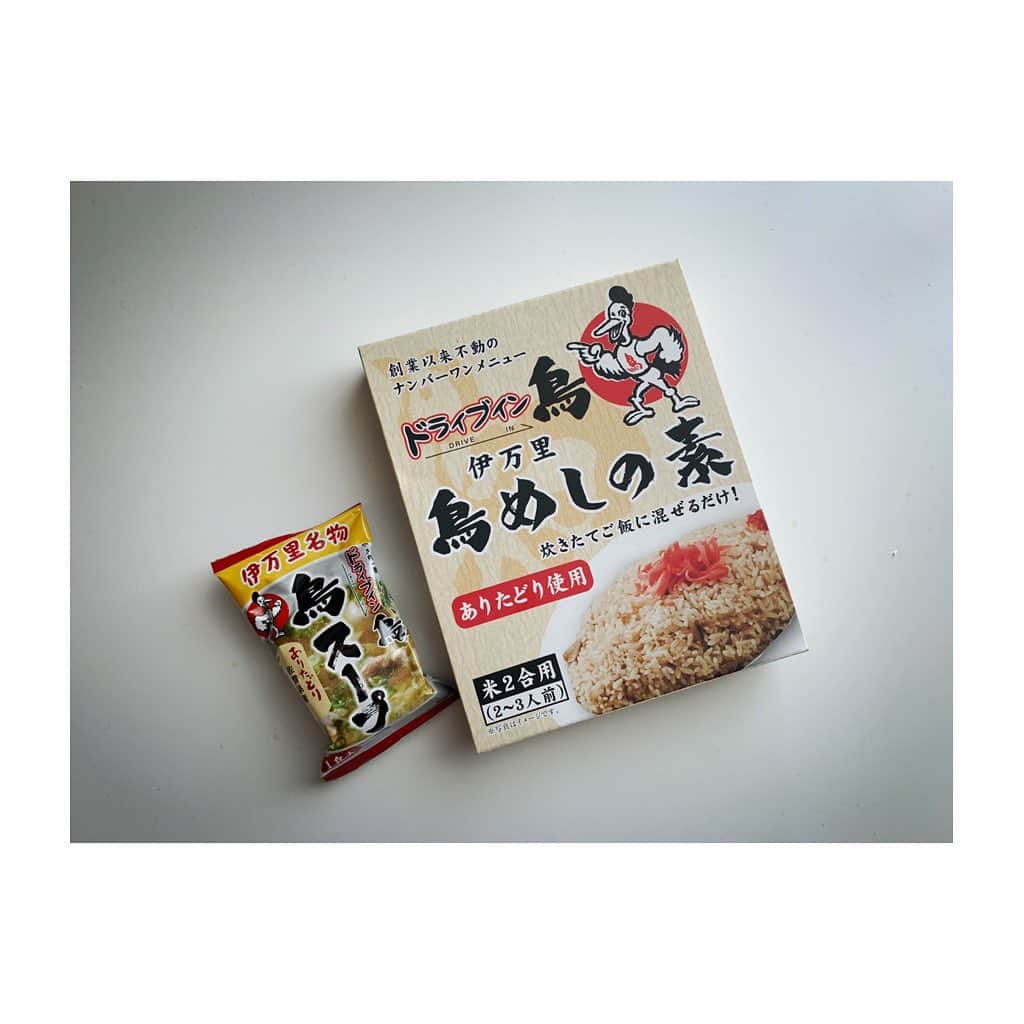 紗々さんのインスタグラム写真 - (紗々Instagram)「ずっと食べてみたかった #ドライブイン鳥 の鳥めしの素をいただきました🐓✨スープまで！ * ２合の炊きたてのごはんに混ぜる仕様🍚 * すごく美味しい✨たぶん一合くらい食べてしまった…( ³ω³ ) * パッケージに紅生姜が乗っていたので乗せてみると、これまたナイスバード(;´༎ຶД༎ຶ`)🐓✨✨ *  スープも鳥だくさんで美味しい✨✨ * ああ、佐賀へ行ってみたい…！！焼き鳥も食べたい…！！ * #佐賀 #ゾンビランドサガ #鳥めし #ドラ鳥 #がばうま #紗々ごはん」5月13日 8時29分 - 03sasa03