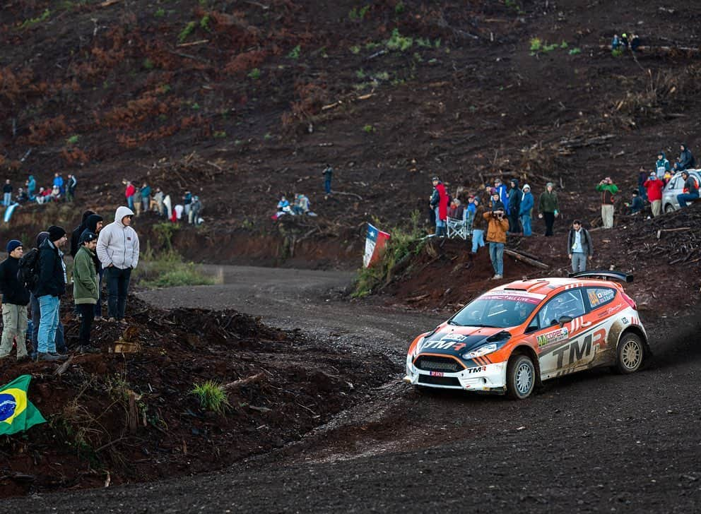 勝田貴元さんのインスタグラム写真 - (勝田貴元Instagram)「We won WRC2 @wrcrallychile . Thank you very very much @danbarritt and @mm.motorsport guys.  For sure it was very hard work for team in last 3weeks.  Car was all the time working well!  I was enjoying a lot Chile and Argentina with this car! Thanks to you! We were fighting with @albertoheller28 this weekend.  You had great speed! I was enjoying a lot with you. Sorry for you about accident... But we can do good fight again at some point in the future☺️ See you my friend! Your sprit time was very impressive!💪 And I like your personality mate!😁💪 Let’s have dinner again!🇨🇱🇯🇵 📸 @timoanisphotography  ラリーチリ 無事にWRC2で優勝できました！ まずはアルゼンチンからずっと南米に残ってクルマの整備してくれたチームの皆に感謝です！ お陰でずっとドライビングを楽しみながら、優勝という形でラリーを終える事ができました。 アルゼンチンで逃してしまった勝利をここチリでしっかり掴む事が出来て本当に良かったです！ まだまだ改善しなければいけない点は多いですが、改善していける自信も確信もあるので、今後に期待していてください。 皆様、応援ありがとうございました！ @officialwrc #rallychile #rally #wrc2 #r5 #takamotokatsuta @lauri_luha @kristo_kristo @meelisva @ristolaanet1」5月13日 8時43分 - takamotokatsuta