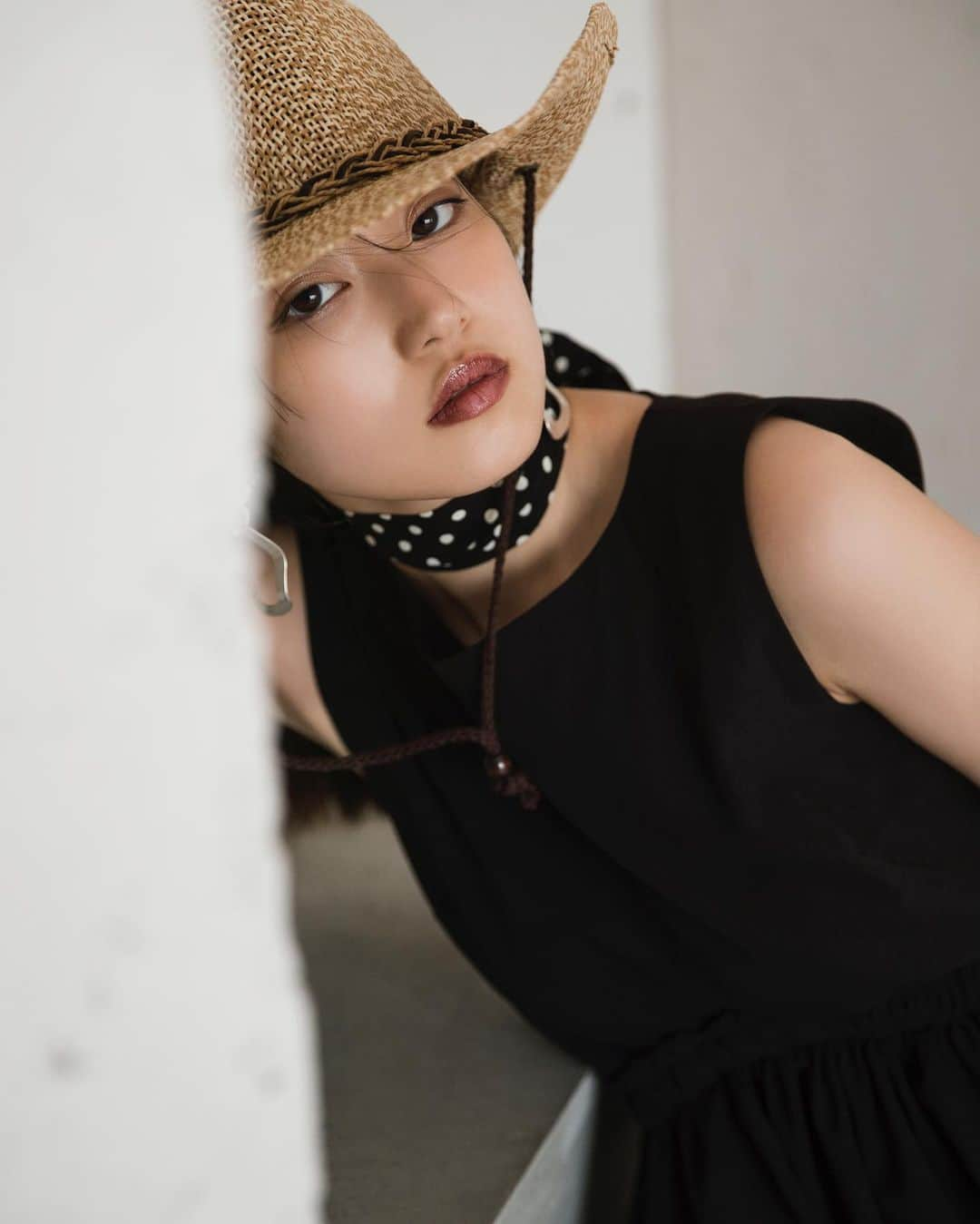 REDYAZELさんのインスタグラム写真 - (REDYAZELInstagram)「. REDYAZEL WEB MAGAZINE vol.10 MIO IMADA  @imada_mio ———————————————— ◼️ONE-PIECE[20021915500076] color : black / white / mint / orange ¥8,990+tax . ◼️EARRINGS[20021910600714] color : silver / gold ¥1,990+tax . ◼️HAT ¥3,990+tax . ◼️SCARF ¥2,990+tax . ◼️SANDALS color : beige / brown ¥11,000+tax ———————————————— #REDYAZEL #レディアゼル #REDYAZEL2019SS  #REDYAZEL_WEBMAGAZINE  #MIOIMADA #今田美桜」5月13日 8時48分 - redyazel