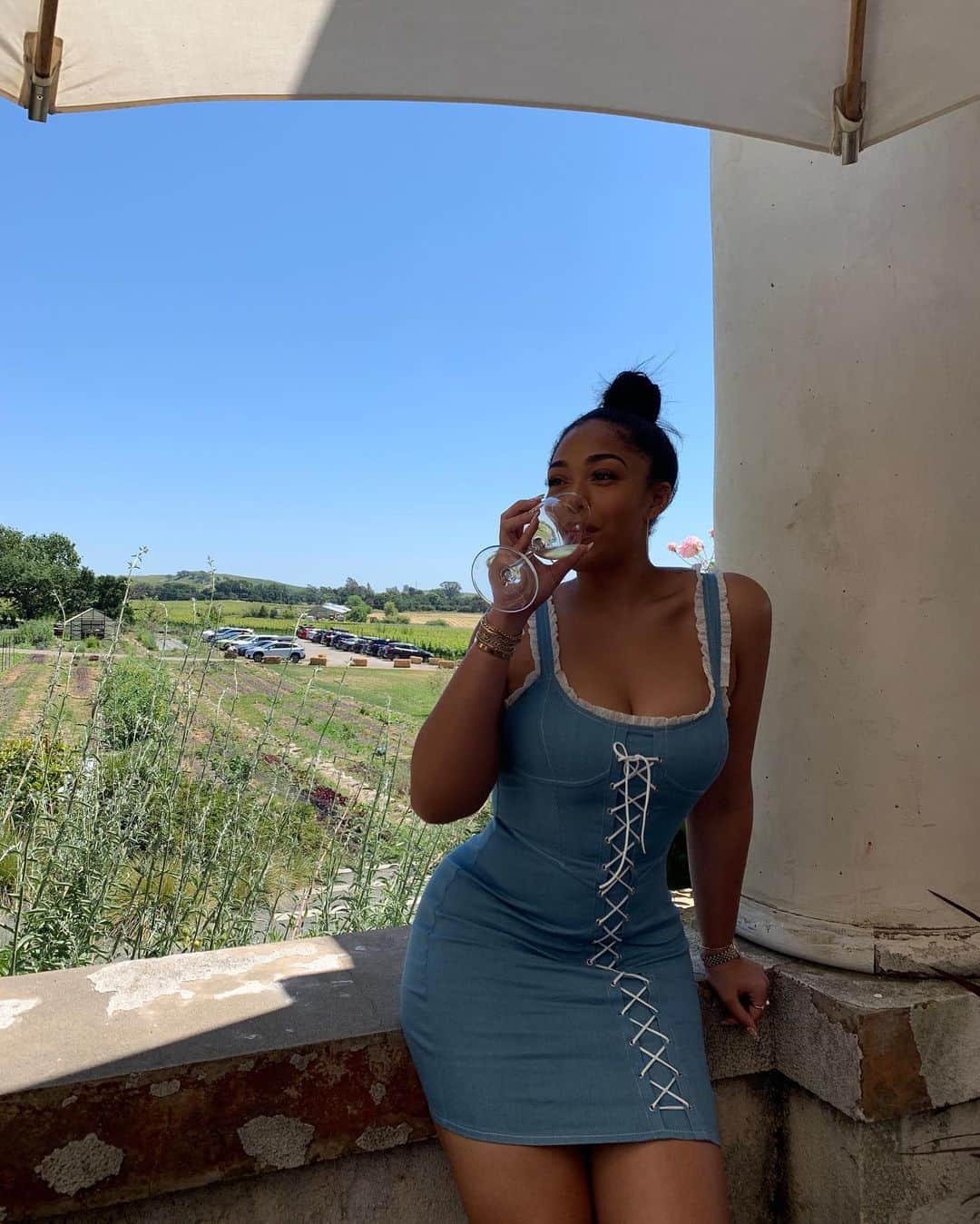 ジョーディン・ウッズさんのインスタグラム写真 - (ジョーディン・ウッズInstagram)「I wanna own a winery one day 🌻」5月13日 8時50分 - jordynwoods