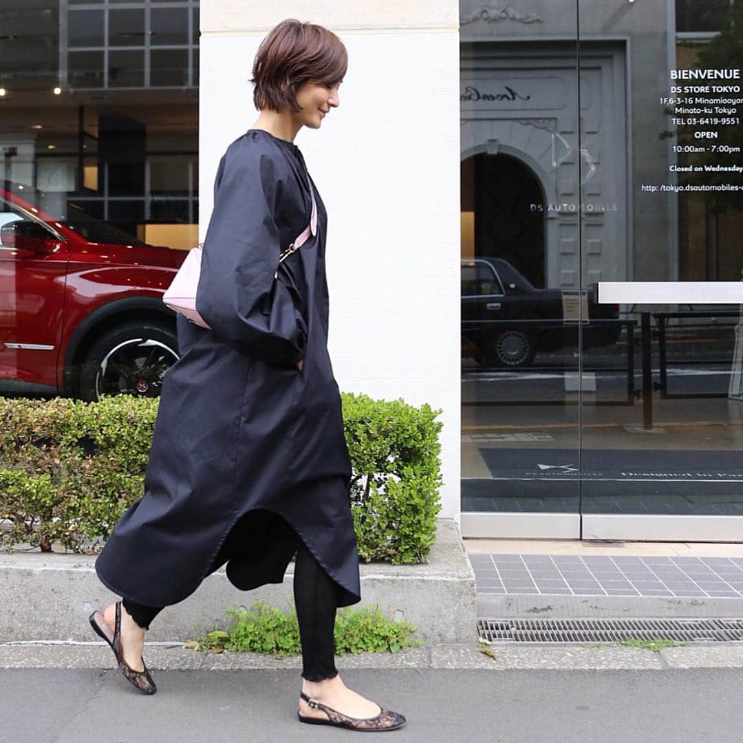 富岡佳子さんのインスタグラム写真 - (富岡佳子Instagram)「#outfit  おはようございます！ アイテムについてはスワイプ＆タップをしてみてね☺︎」5月13日 9時11分 - yoshikotomioka