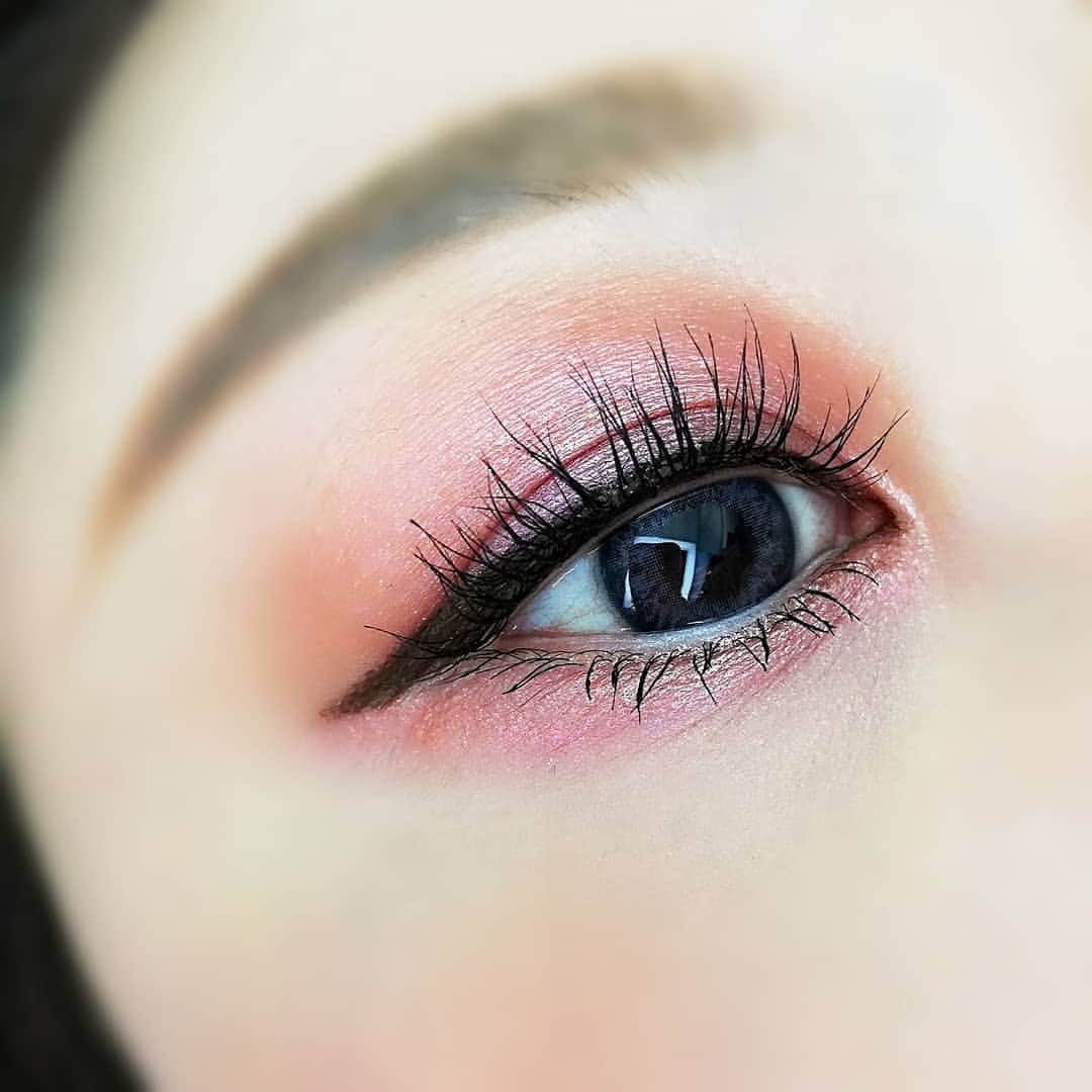 romi699667のインスタグラム：「@narsissist  THE MULTIPLE 1517 DUAL INTENSITY EYESHADOW1947,1928 BLUSH 4017 @canmaketokyo クイックラッシュカーラーBK  @loveliner_official ペンシルアイライナーブラウン @poplens_official  ISLAND cobalt 🎀 #アイメイク #キャンメイク#アイシャドウ#カラコン#コスメ#narscosmetics #cosmetics #今日のメイク #プチプラコスメ#canmake  #ポップレンズ #ポップガールズまとめ #化粧#眼妝#化妝#眼影  #아이섀도우#메이크#오늘의화장#eotd#makeup  #islandcobalt #motd# #미용#asianmakeup#japanesemakeup#NARS #マスカラ#アイライナー#instamakeup」