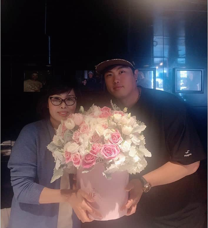 柳賢振さんのインスタグラム写真 - (柳賢振Instagram)「Happy Mother’s Day❤️❤️❤️」5月13日 9時28分 - hyunjinryu325