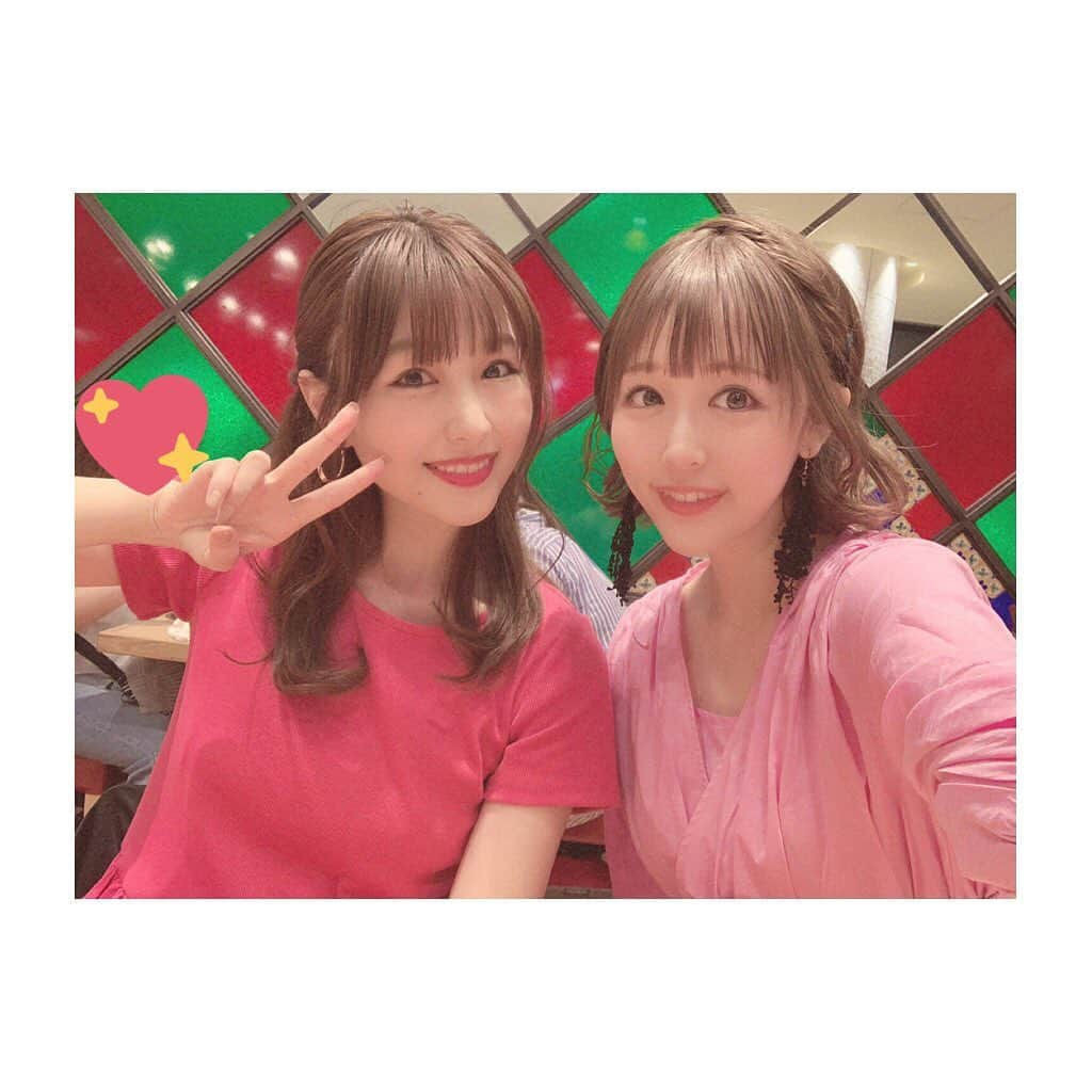 相田瑠菜さんのインスタグラム写真 - (相田瑠菜Instagram)「休みの日＝のなたん 💗🖤💗🖤💗🖤 合わせてもないのに ピンク×黒かぶったぁー👏 1日のなDAYでした💗!! ✩ ✩ AKB劇場ではお隣に座った男性に いい匂いしますね！って話しかけてくれた 方に名前聞かれて『藍菜』って答えたら のなが絶対そういうことじゃない！ って笑ってた！笑 ツッコミのなたん♪ 私体調悪かったはずなのにそんな事 すっかり忘れて楽しんでました💖笑笑 ✩ ✩ #お揃いコーデ #fashion #ピンク #黒  #code #tokyo #akihabara #ホコ天  #柴小聖 #舞台 #舞台女優 #お友達  #akb劇場 #ルミネtheよしもと #デート  #デートコーデ #デートスポット #女子会  #followｍe #follow #followforfollowback #tokyo #japanesegirl」5月13日 10時02分 - _aina_official