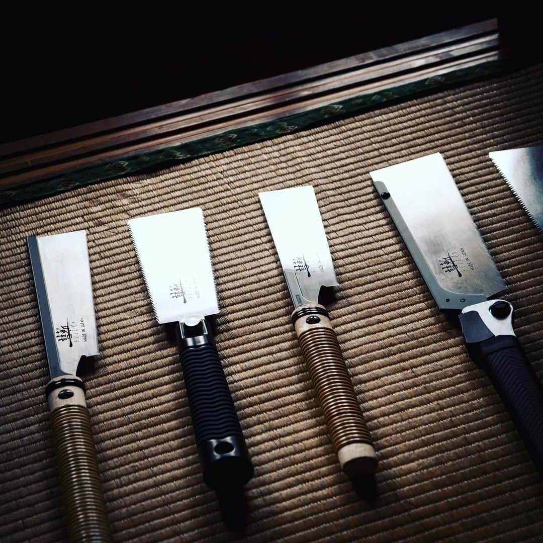 SUIZAN JAPANさんのインスタグラム写真 - (SUIZAN JAPANInstagram)「SUIZAN Japanese saws  #suizan #japanesesaw #japanesesaws #japanesetool #japanesetools #japaneseplane #craftman #craftmanship #ryoba #doubleedge #dovetail #dovetailsaw #handsaw #handplane #pullsaw #woodwork #woodworker #woodworkers #woodworking #woodworkingtools #diy #diyideas #furnituredesign #furnituremakeover #furnituremaker #suizanjapan #japanesestyle #japanlife #kominka #oldhouse」5月13日 10時08分 - suizan_japan