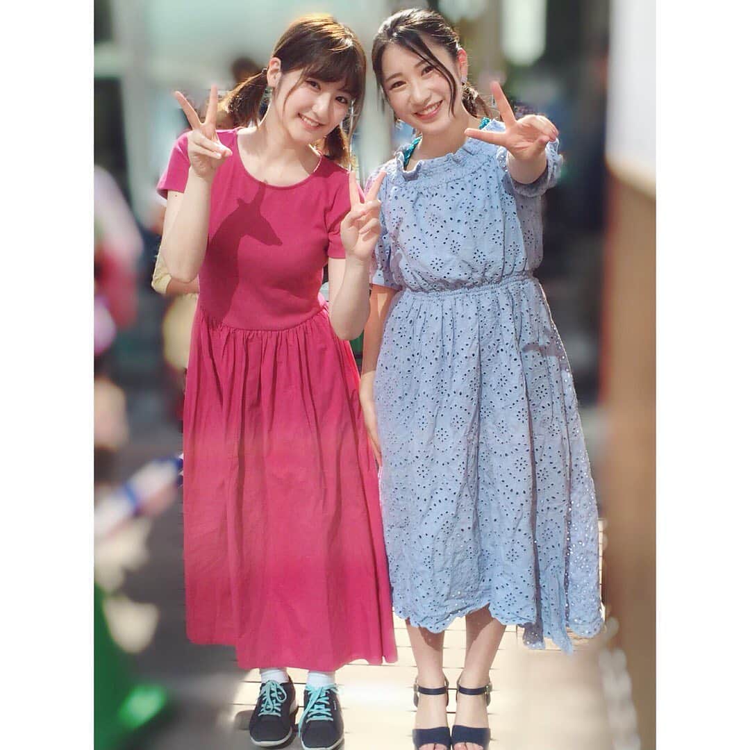 のインスタグラム：「. 双子コーデかな？👭❤️💙笑 (たまたま合っちゃいがち。) . ツイッターでみんながたくさん いい写真載せてくれてたので 使わせていただきますっ！ . #fashion #ootd #onepeace #ときジュー #radio #ラジオ #いちなる #ボンボンTV #girl #me #コーデ」