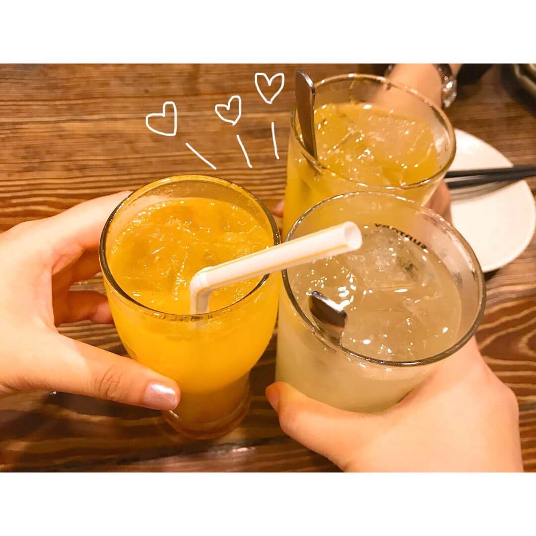 のインスタグラム：「. いつも、キッズボンボンやいちなる動画で ピアノを弾いてくれてるさにちゃん(@inouesani)と いちなるで念願の初ごはんしました😊🥂 . ほんとうにほんとうに 居心地のいい空気で幸せ〜😌💓 さにちゃんの奏でるピアノも、人柄も大好き♬ いつもほんっとーにお世話になってるのだ🎹✨ これからもよろしくね！☺️ . #いちなる #ボンボンTV #井上さに #piano」