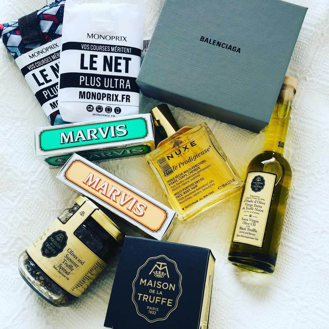 吉村美紀のインスタグラム：「パリのお土産たち❤️ #paris #happy #marvis #balenciaga #nuxe #maisondelatruffe」