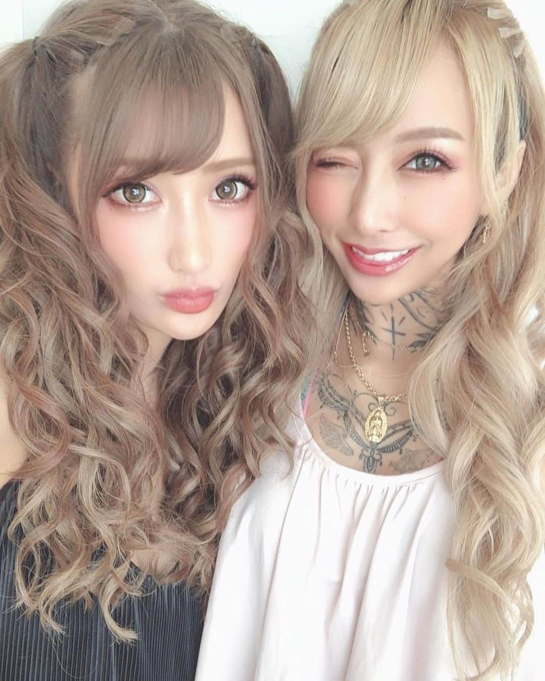 AIKAさんのインスタグラム写真 - (AIKAInstagram)「🍓🍓🍓 #aika #泉麻那 @izumana19890629」5月13日 10時39分 - aika_honmono