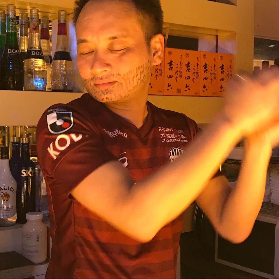 アイアム野田のインスタグラム：「次こそは勝ち点を！ #今日は何の日  #カクテルの日 #iniesta #イニエスタ #visselkobe #アイアム野田」
