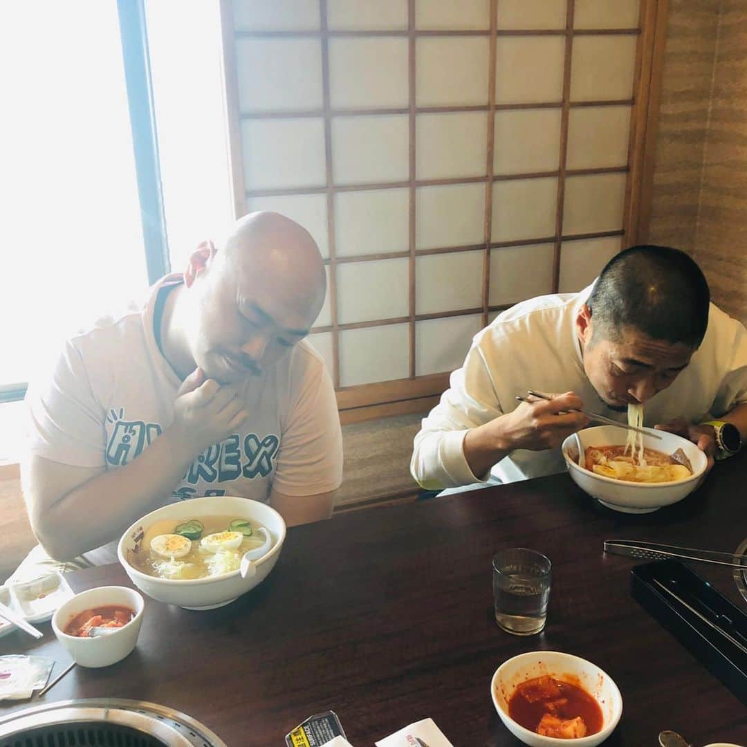 団長安田さんのインスタグラム写真 - (団長安田Instagram)「#焼肉冷麺ヤマト #安田大サーカスで冷麺堪能 #hiroくんはトマトの冷麺うまいっすって言うてた #団長安田 #安田大サーカス団長 #団長おすすめ冷麺 #団長オススメ冷麺」5月13日 11時41分 - dancyoyasuda