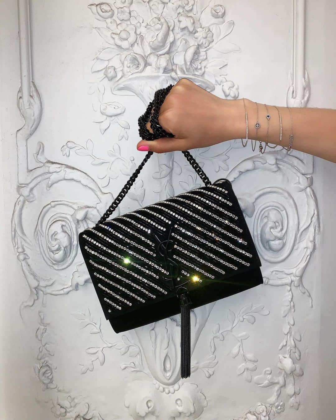 Bergdorf Goodmanさんのインスタグラム写真 - (Bergdorf GoodmanInstagram)「SHINE ON ✨ Take @ysl’s jeweled crossbody bag for a spin this season. Available now in store on the Main Floor. #BGInTheBag」5月13日 11時44分 - bergdorfs