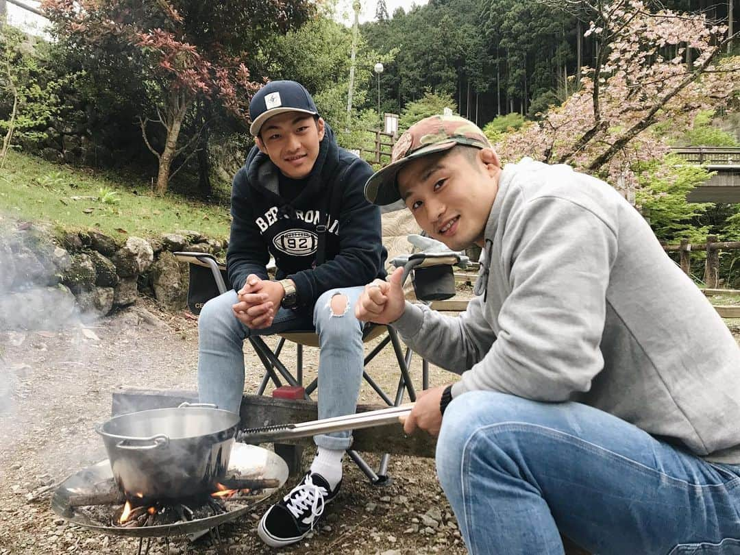 丸山城志郎さんのインスタグラム写真 - (丸山城志郎Instagram)「My favorite time.🏕 #CAMP#coleman#tent#dutchoven#ダッヂオーブン#コールマン#キャンプ#beefstew#ビーフシチュー」5月13日 12時13分 - joshiromaruyama