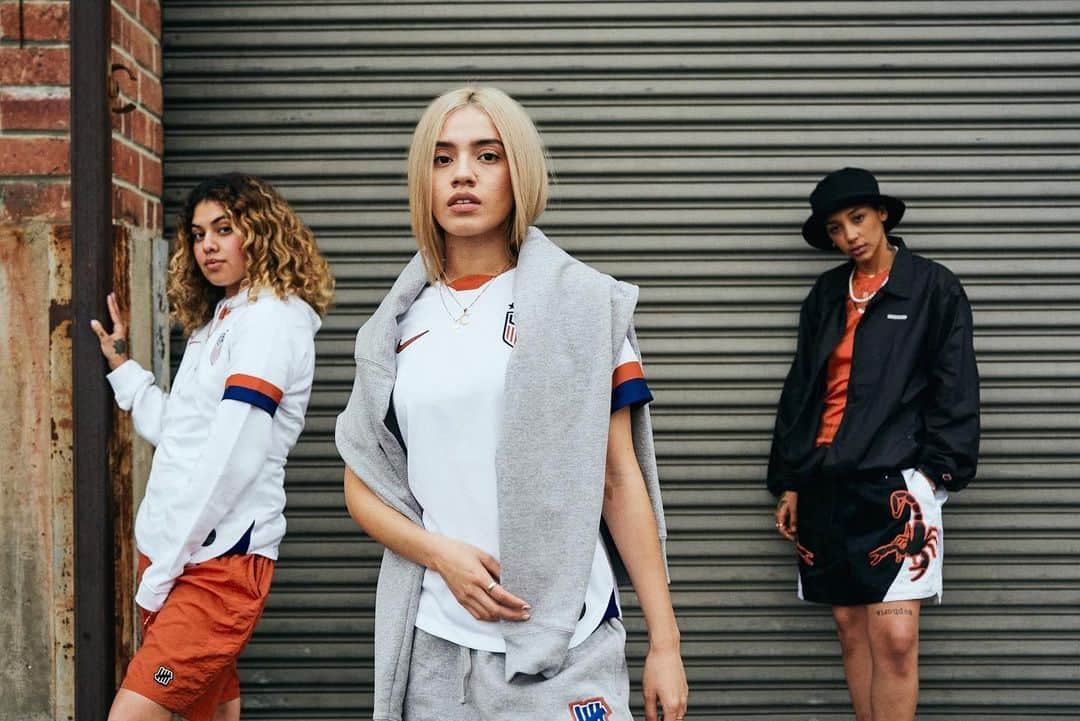 UNDFTDさんのインスタグラム写真 - (UNDFTDInstagram)「A celebration of women in sport. The USWNT Jersey arrives Tuesday 5/14 at Undefeated La Brea // Special gift with purchase available while supplies last.」5月13日 12時09分 - undefeatedinc