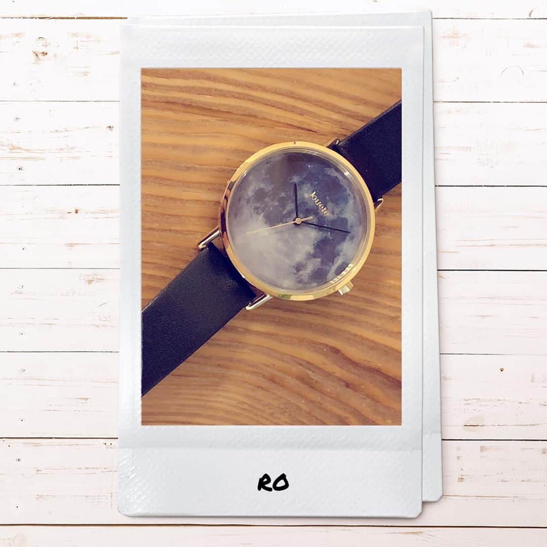 七海ひろきさんのインスタグラム写真 - (七海ひろきInstagram)「☆ 私の好きなものコーナー。 . 腕時計。 . 少し前に一目惚れして買いました。 腕時計を、服に合わせて変えるのが好きです。 . #腕時計」5月13日 12時14分 - hirokinanami773