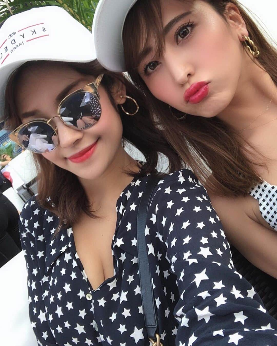 のインスタグラム：「EDC🇯🇵🎶楽しすぎた💖 なっちゃんらぶ😘😘 @edc_japan #edcjapan #edc #2019 #fes #myfriend #love💕」