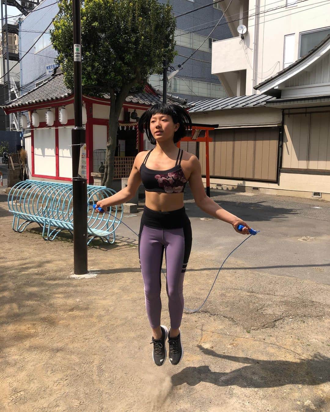 白石阿島さんのインスタグラム写真 - (白石阿島Instagram)「Legs. help me levitate, leViTatE👣」5月13日 12時27分 - ashimashiraishi