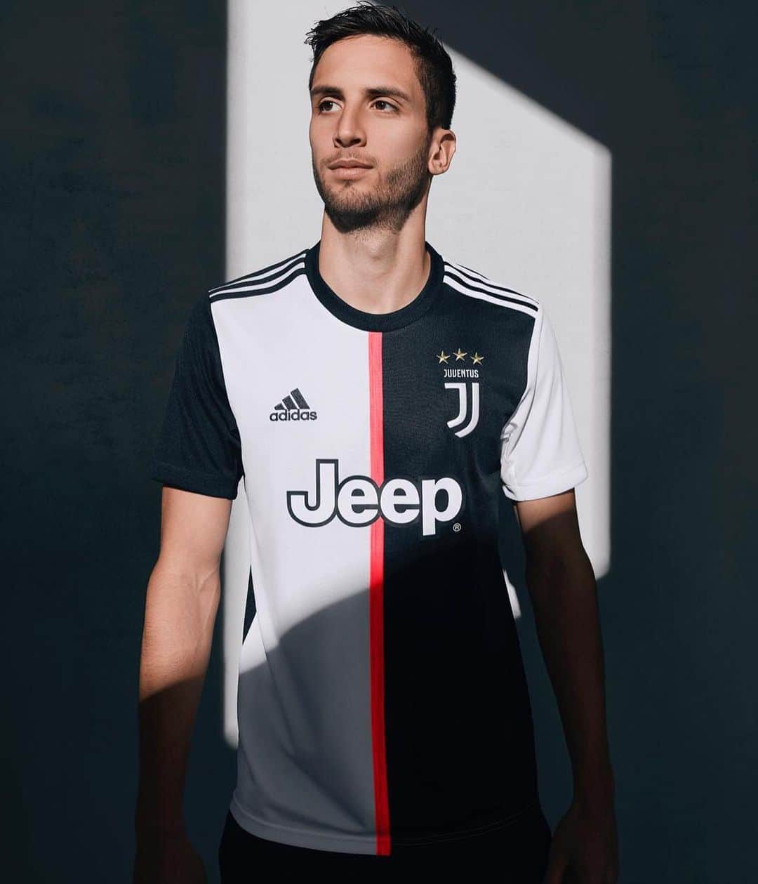 のインスタグラム：「🏳🏴! 2019/20 @adidasfootball @juventus #finoallafine #forzajuve」