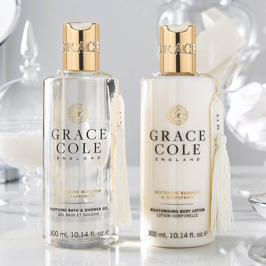 Grace Coleさんのインスタグラム写真 - (Grace ColeInstagram)「Indulge in a quenching hit of citrus to keep you feeling fresh this Monday. #affordableluxury #mondaymotivation #monday #mondaymood #indulge #indulgence #citrus #fragrance #nectarine #grapefruit #fresh」5月13日 22時02分 - gracecoleltd