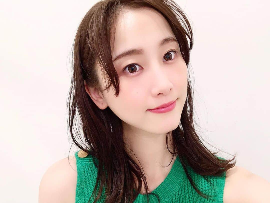 松井玲奈さんのインスタグラム写真 - (松井玲奈Instagram)「世界まる見え、放送でした。 髪が伸びてきたので、一つ結びスタイルとダウンスタイルをまぜつつあります。」5月13日 22時03分 - renamatui27