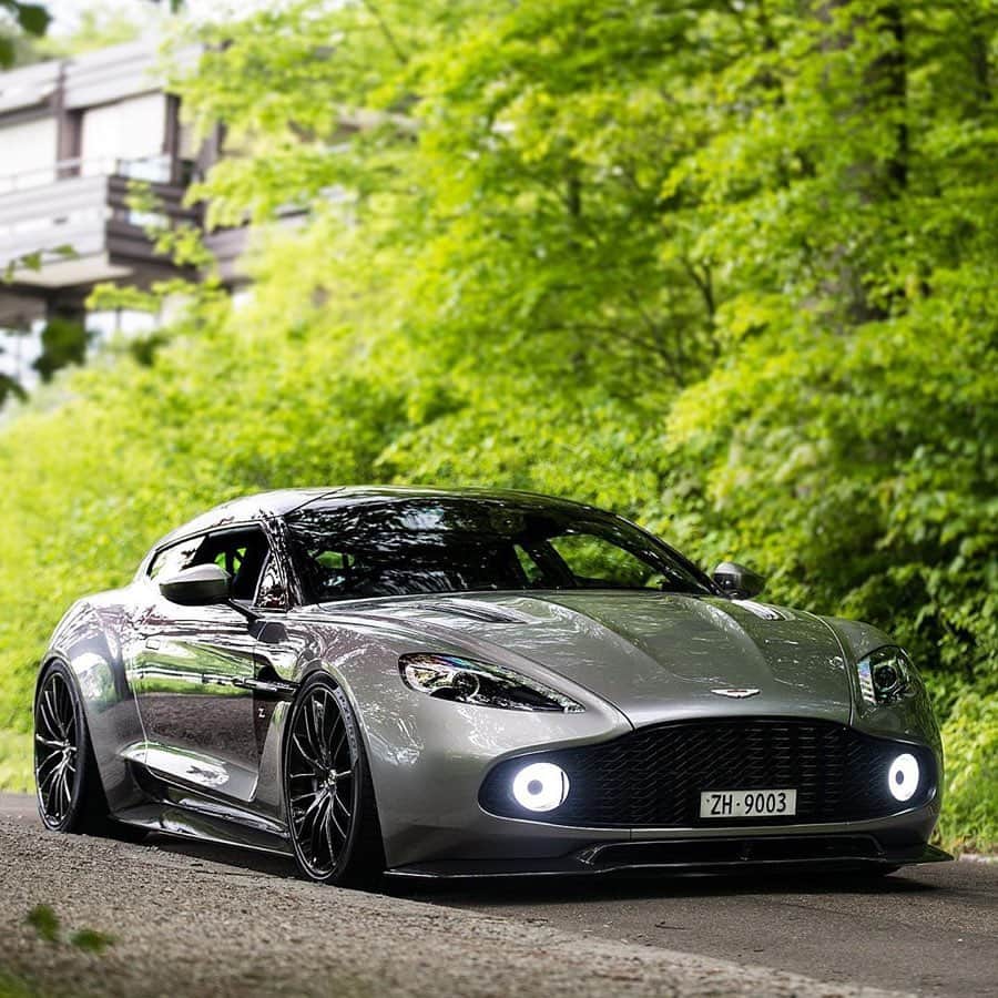 CARLiFESTYLEさんのインスタグラム写真 - (CARLiFESTYLEInstagram)「1 of 99 Aston Martin Vanquish Zagato Shooting Brake. Photo by @srs_swissrichstreets | @astonlimited #carlifestyle」5月13日 22時12分 - carlifestyle