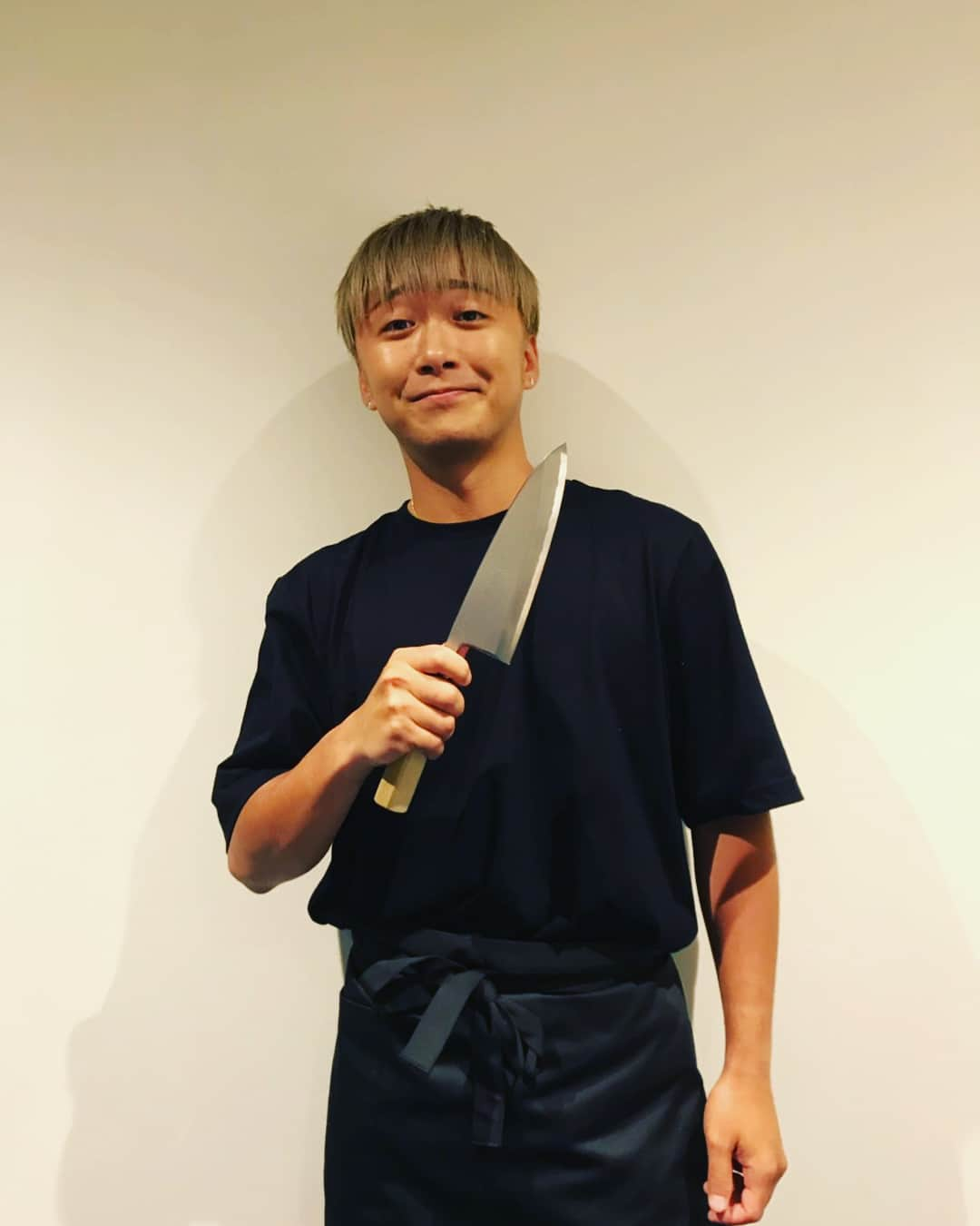 大野雄大さんのインスタグラム写真 - (大野雄大Instagram)「cookpadLiveをご覧下さった皆様、ありがとうございました！！^ ^  大緊張しましたが、なんとか楽しく美味しく料理することができました！！^ ^  いやぁ〜楽しかったなぁ😁✨ 早く釣りにも行きたくなりました！笑  みんな、いつも温かく支えてくれてありがとう。  #cookpadlive #イタリアン風鰹のたたき #出刃包丁に感動 #感謝感謝感謝」5月13日 22時32分 - da_ice_udai