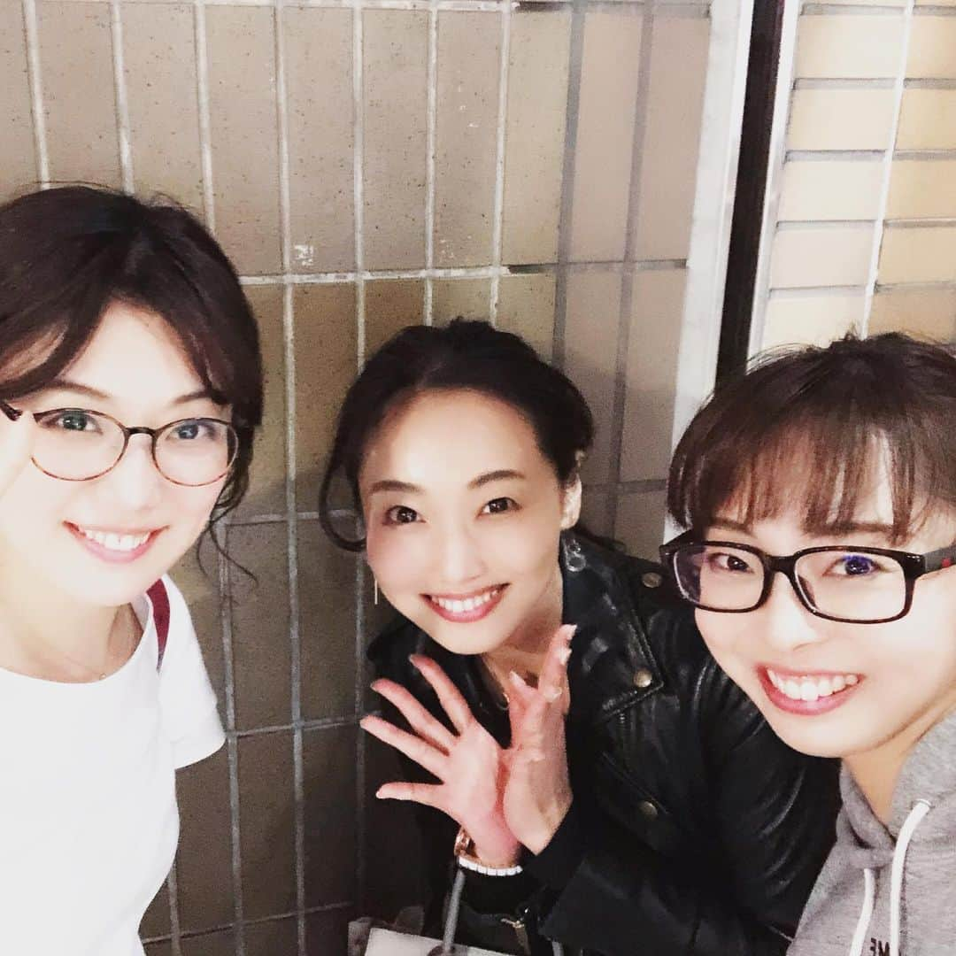 音花ゆりさんのインスタグラム写真 - (音花ゆりInstagram)「. . 先日 きらりとあっちゃんと久々に会いました🥰 時間がすごい早さで流れて、まだまだ喋ることいっぱいあるのに！って思いながらお別れでした。笑 またすぐに会いたい✨ . . 可愛くて綺麗な、刺激をいっぱいくれる人達☺️❤️ . ありがとう❤️ . . #華耀きらりちゃん #愛純もえりちゃん #88期 #可愛くて綺麗な人達 #爆笑」5月13日 22時43分 - otohana.yuri