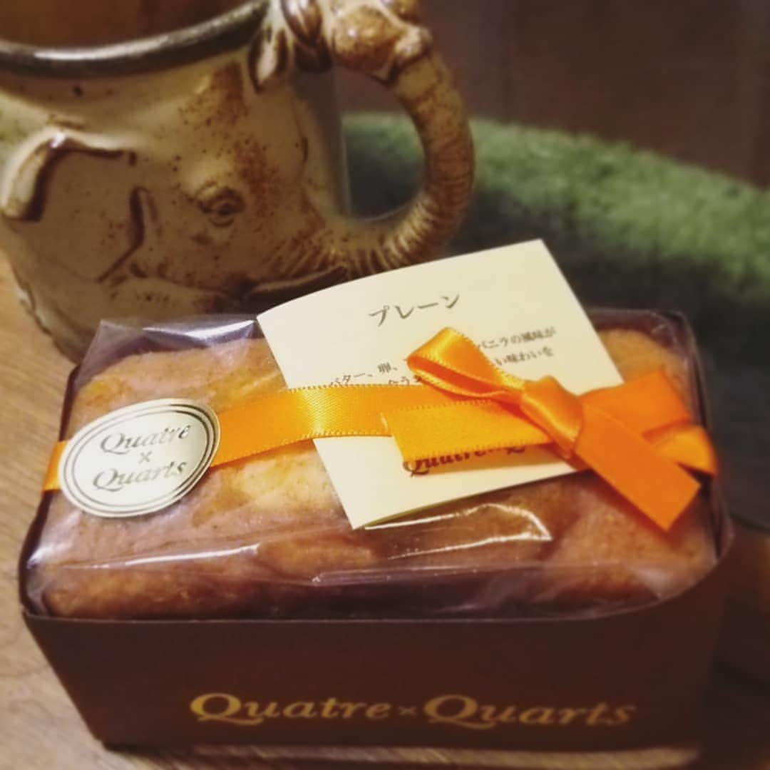 吉村美樹さんのインスタグラム写真 - (吉村美樹Instagram)「母にお土産で持っていって、とても喜ばれたので帰りに主人にも購入❗美味しかったです(^^)💕 #パウンドケーキ #おみやげ #可愛い #プレーン #quartequarts」5月13日 22時47分 - yoshimuramiki0911