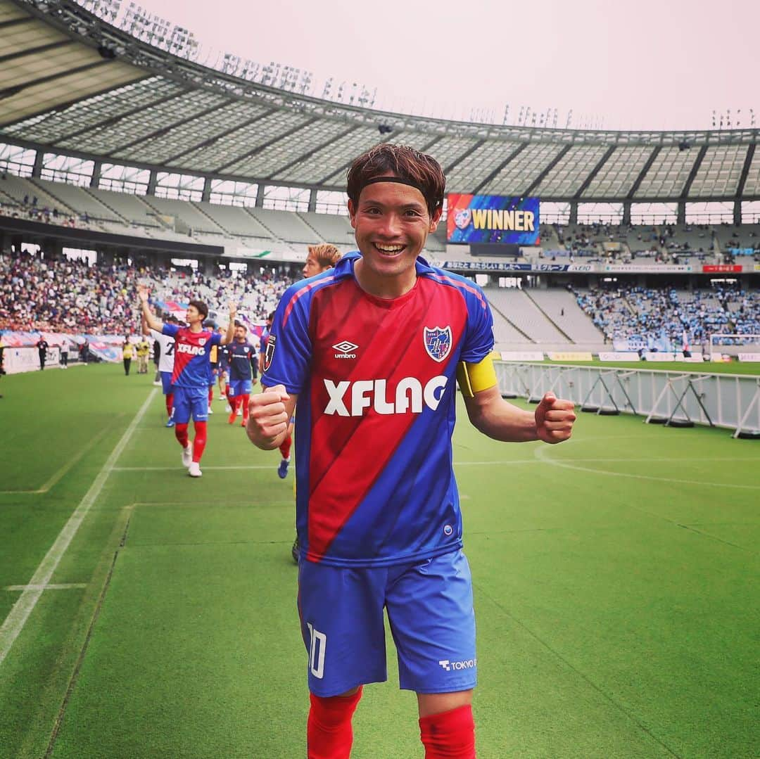 FC東京オフィシャルグッズさんのインスタグラム写真 - (FC東京オフィシャルグッズInstagram)「✊ vs #ジュビロ磐田 チームを支えるセンターライン3人が見せた渾身のガッツポーズ。 @aki_hayashi0507  @masatomorishige  @fctokyoofficial  #東慶悟 #林彰洋 #森重真人 #FC東京 #fctokyo  #tokyo」5月13日 22時55分 - fctokyoofficial