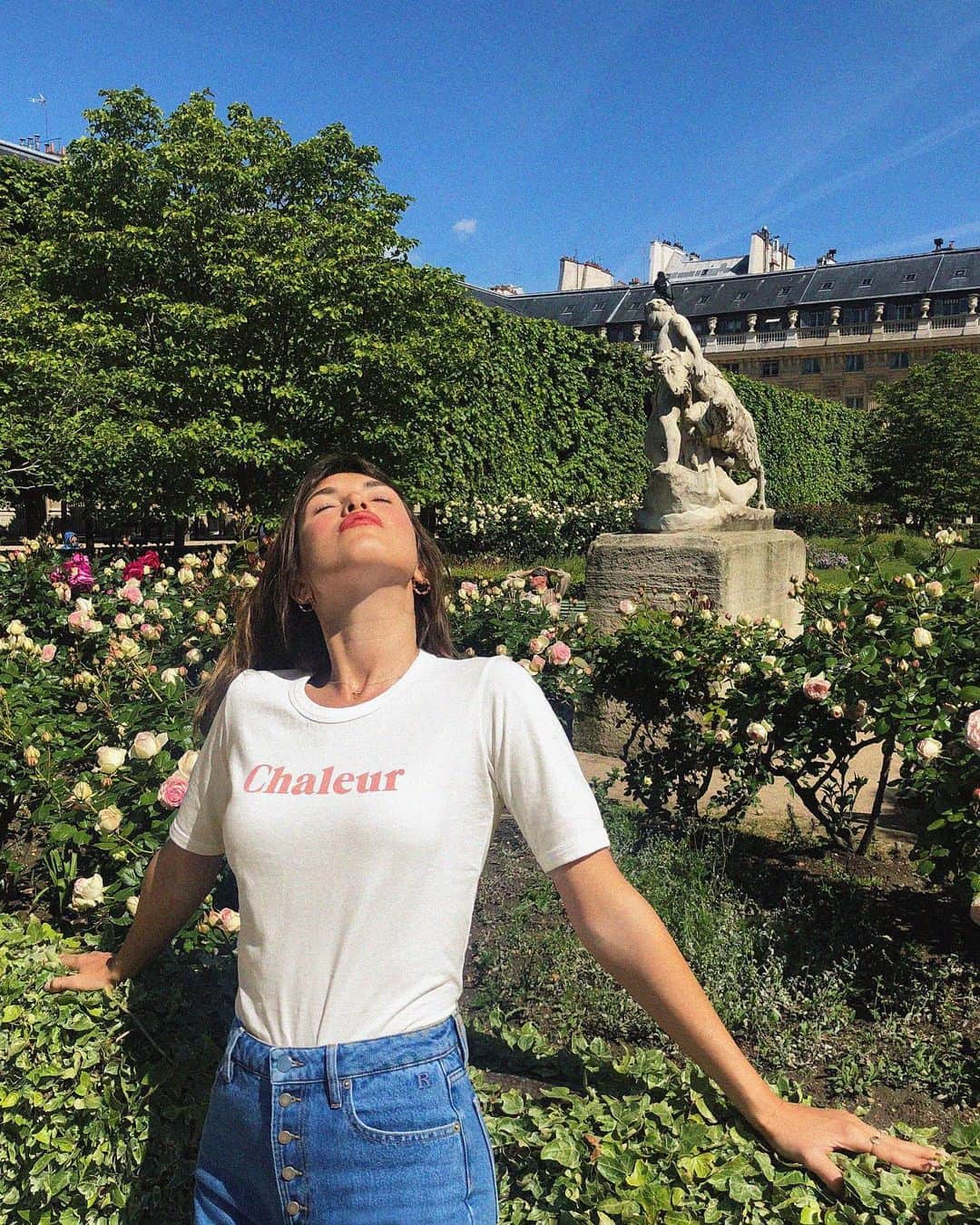 Jeanneさんのインスタグラム写真 - (JeanneInstagram)「Mood for the next few dayz 🔥 P.S. The Chaleur T-shirt is available on @rouje」5月13日 22時55分 - jeannedamas