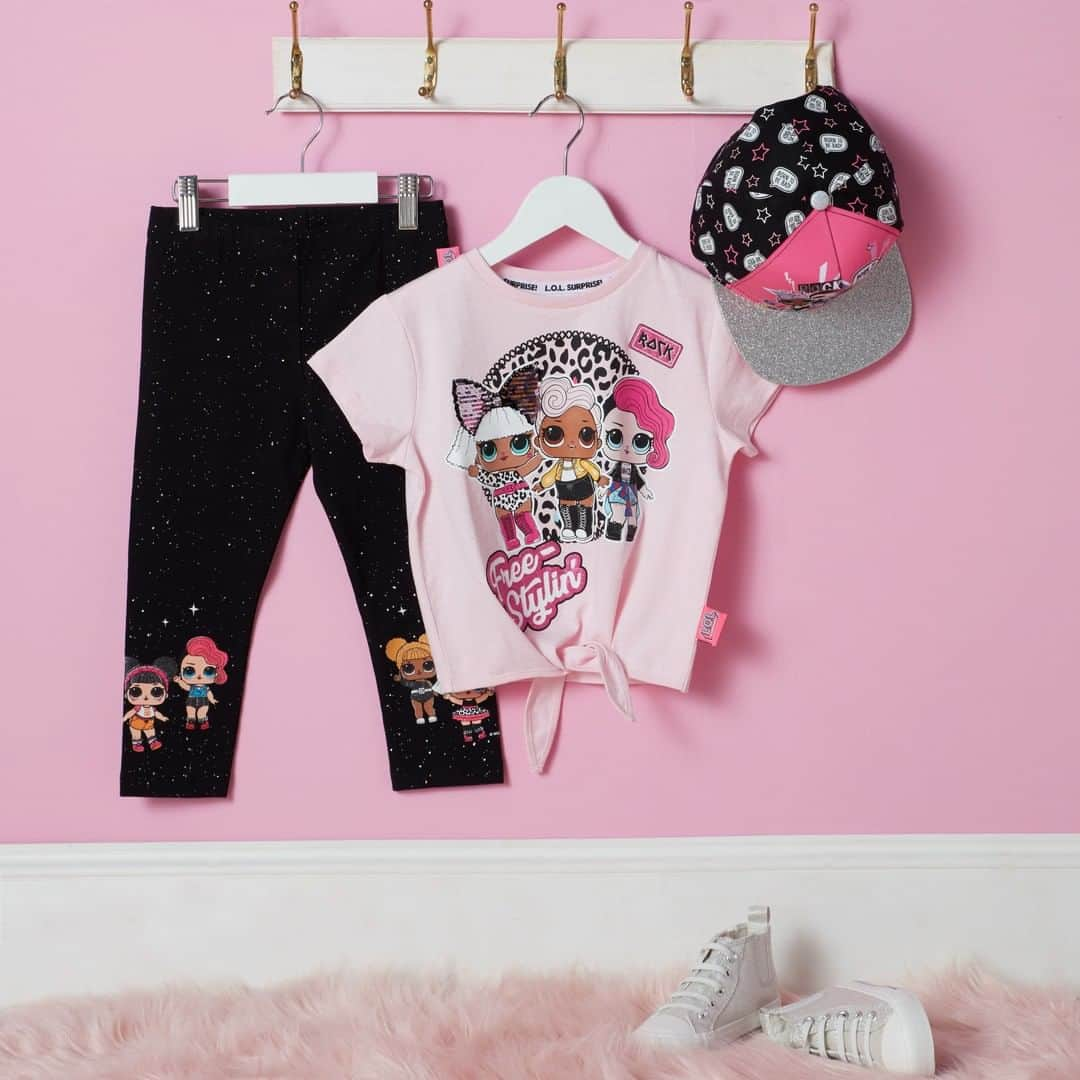 プリマークさんのインスタグラム写真 - (プリマークInstagram)「Step into the colourful, outrageous world of @lolsurprise 💖 T-Shirt £6/€8/$10, Leggings £6/€8/$9, Cap £5/€7 (Available in: 🇬🇧🇩🇪🇳🇱🇦🇹🇧🇪🇮🇪🇫🇷🇮🇹🇪🇸🇵🇹) #Primark #LolSurprise #kidswear」5月13日 23時00分 - primark