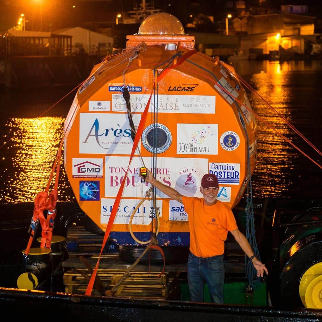 CNNさんのインスタグラム写真 - (CNNInstagram)「After more than four months at sea, a 72-year-old French man completed his 2,930-mile trip across the Atlantic Ocean in a giant orange barrel he built himself. Jean-Jacques Savin set off from the Canary Islands in December and arrived in the Caribbean in May. He traveled about two miles an hour with no engine by relying entirely on the ocean current to guide his journey. "Everything has an end ... finally, here I am at the end of this adventure," he wrote on Facebook, after stepping foot on land for the first time this year. (📸: Georges Gobet/APF/Getty Images and Lionel Chamoiseau/AFP/Getty Images)」5月13日 23時17分 - cnn