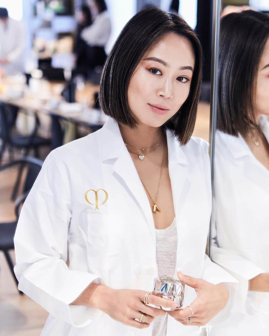 Clé de Peau Beauté Officialさんのインスタグラム写真 - (Clé de Peau Beauté OfficialInstagram)「@aimeesong joined #CleDePeauBeaute to discover the science and technology behind the iconic #LaCreme.」5月13日 23時13分 - cledepeaubeaute