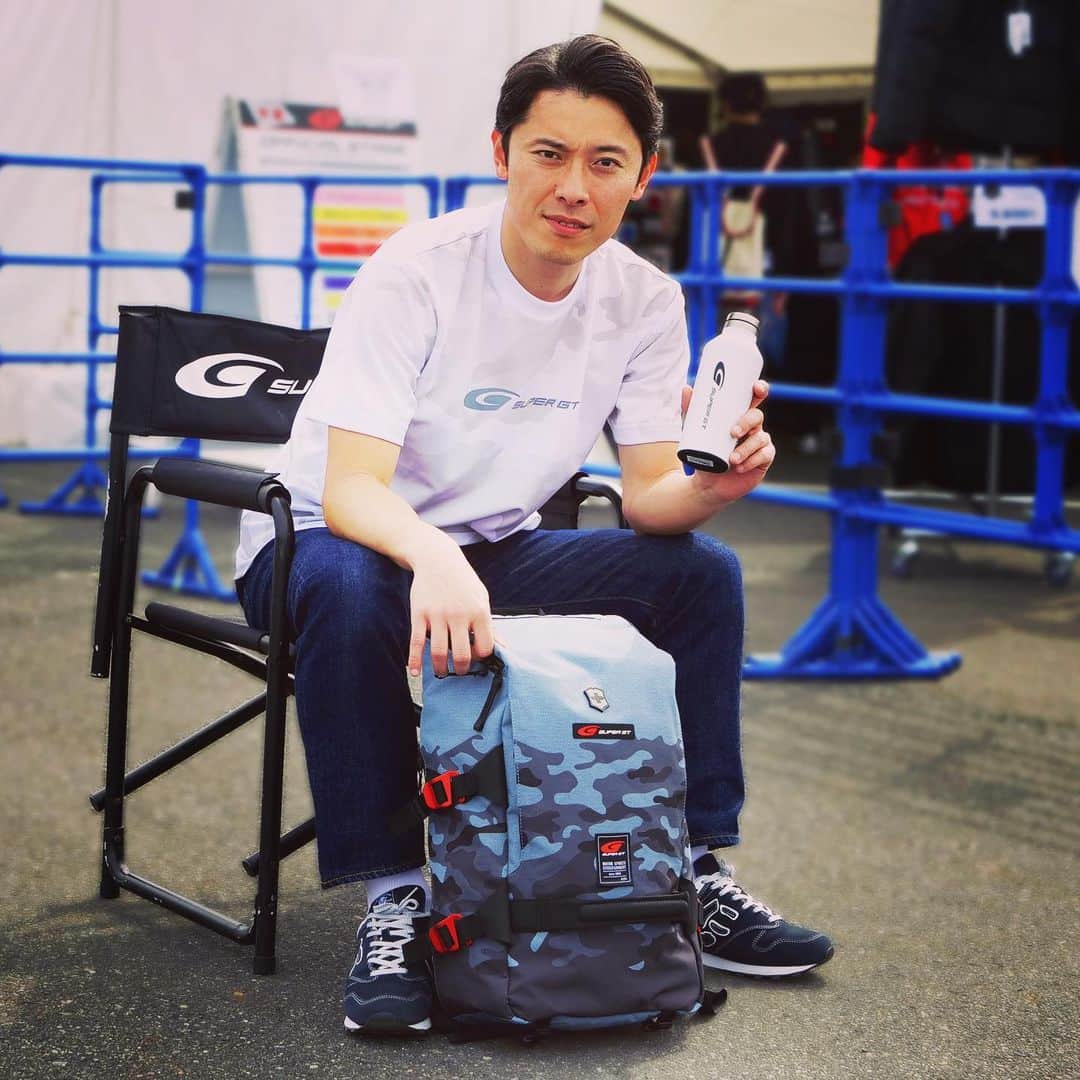 こにわさんのインスタグラム写真 - (こにわInstagram)「【SUPER GT OFFICIAL SHOP サーキットコーデ】  水分補給も、かっこよく‼️✨ CORKCICLEのCANTEENで、心も酔いしれて、酔分補給。👍 #supergt #corkcicle #サーキットコーデ #サーキットコーデでかっこよく」5月13日 14時25分 - koniwa1982