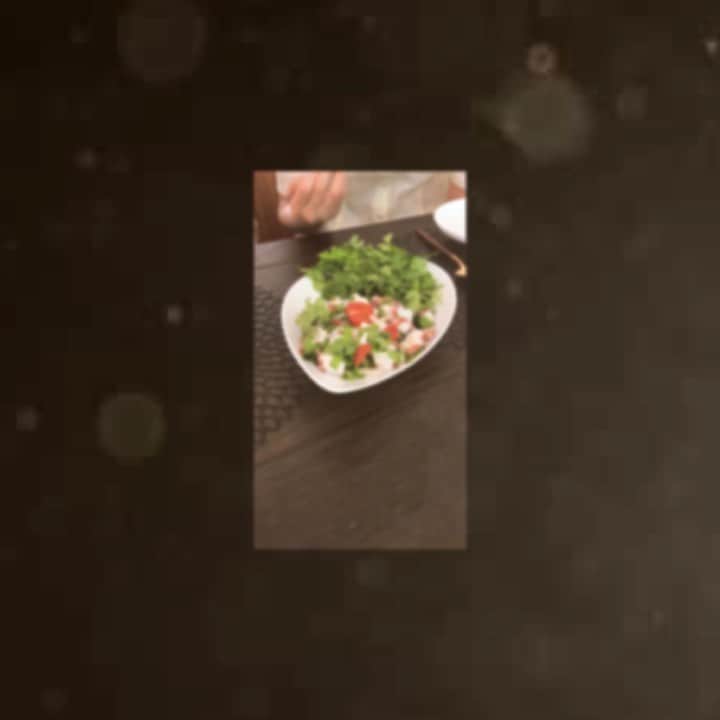 イ・ダヘのインスタグラム：「#고수문어샐러드+#모히또+#부추전+#맛탕 다같이 냠냠~~직접 만들어먹으니 괜히더 #맛있다」