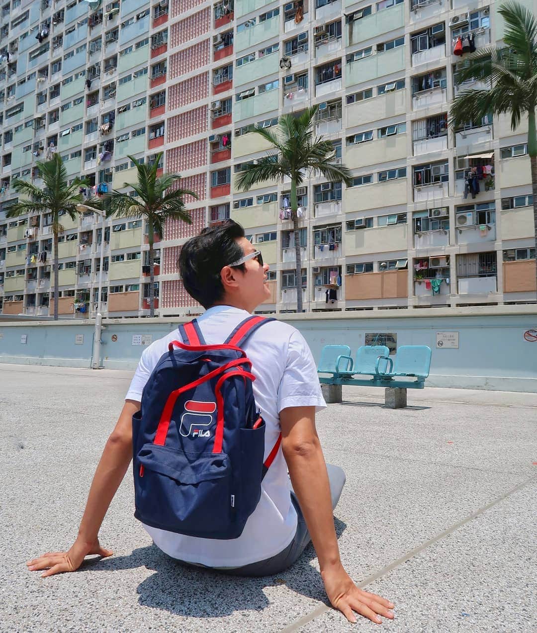 アイス・サランユーのインスタグラム：「ไม่ไหว บอกไหว!☀️ แดดเผา เราไหม้🍗 อดทนไว้ได้ถาพดี👍 Hong kong style #icesarunyuaroundtheworld  #hongkong  ปล คืนนี้ 19:00 ตรง พบกัน concert #pinkparketernalloveconcert  ที่ paragon นะ」