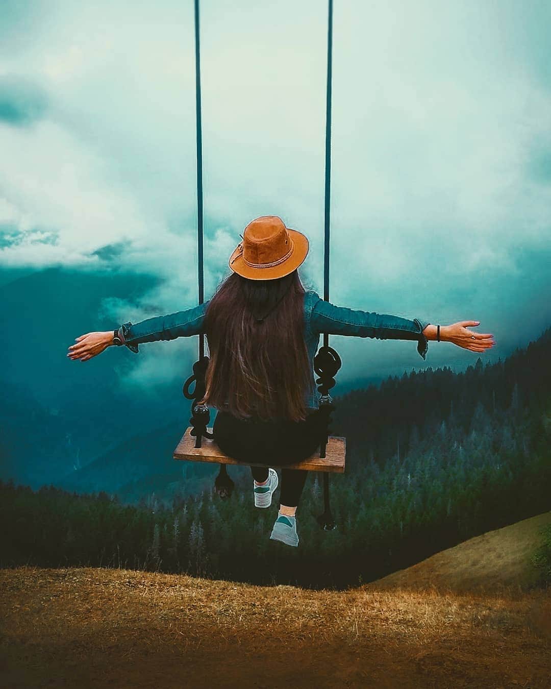 Nature|Folk|Portrait|Videoのインスタグラム：「━━━━━━━━━━━━━━━━━━━ Photo by  @akn.akdag  Congratulations!  Selection by  @unsalsicilli ━━━━━━━━━━━━━━━━━━━ Team #ig_mood @unsalsicilli @humanistanbul @gizemparlak_ @emili35 @hakancgrn @gulumsedunya @semihcevval @gulperi_karademir @celilbezeng ━━━━━━━━━━━━━━━━━━━ Community @moodcommunity General Tag #moodcommunity ━━━━━━━━━━━━━━━━━━━ #blue」