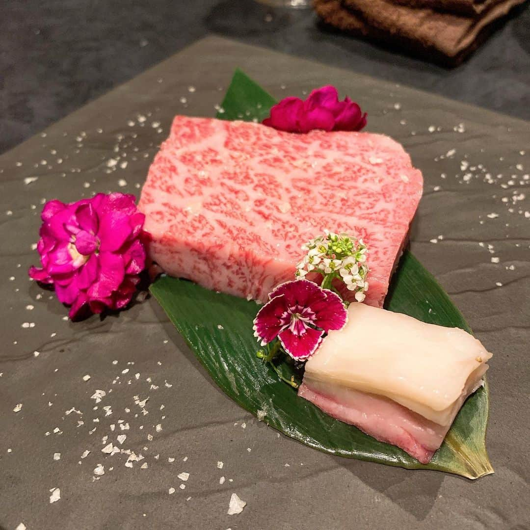 吉川ちかさんのインスタグラム写真 - (吉川ちかInstagram)「こないだちえと 歌舞伎町にある焼肉屋さんの 焼肉かなうへ行ったよ🥺💓 . めちゃくちゃ美味しかった！ トマト冷麺が特に好きだった🤚 朝までやってるから また今度いってこよ〜😌💕 . #焼肉#焼肉かなう#美味しかった#dinne#歌舞伎町#インスタ映え#フォトジェニック」5月13日 15時18分 - yoshikawachika_1116