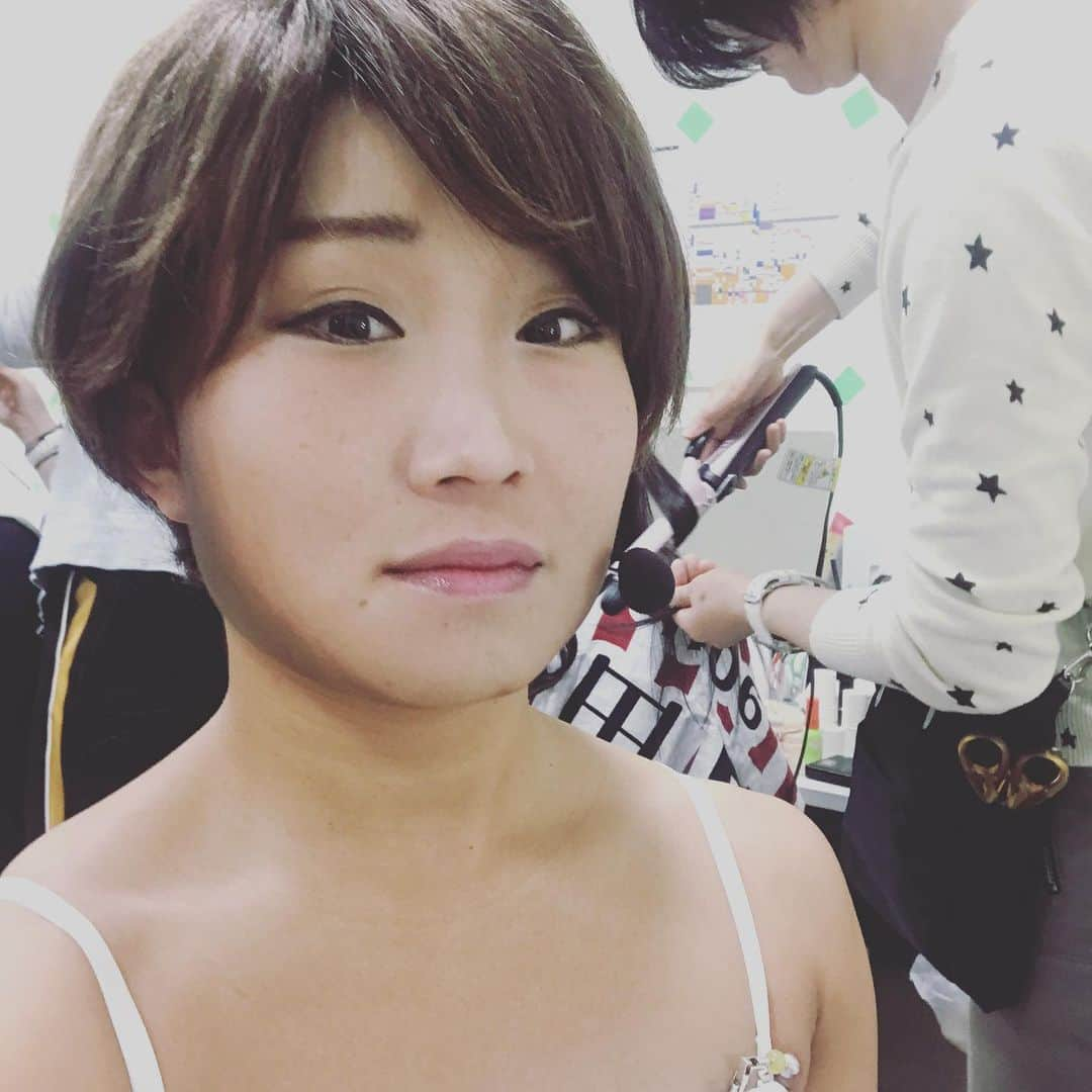 キンタロー。さんのインスタグラム写真 - (キンタロー。Instagram)「コメント欄見るの怖くて2日間放置してたら ....いつになく罵詈雑言気味だったけど想像してたよりは大丈夫だったかな😂  ものまねするとなんでそんな怒るん〜😂？？ キンタロー。の時だけじゃない？涙  ちなみに向かって右の光子は 白石麻衣ちゃんものまねしてます！！ 白石麻衣ちゃんですよ！！？？！ #ものまね紅白歌合戦 #5月17日 19時〜 見てね！！ #フジテレビ だよ！  #乃木坂46 #生駒里奈」5月13日 16時09分 - kintalo_