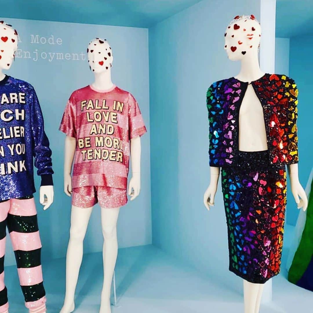 のインスタグラム：「#regram via @romancewasborn - congratulations to Australian designers Romance Was Born, for their inclusion in the @metmuseum annual show - the first Australian design house to do so. The suit (on the right) is from a collaboration with Linda Jackson, whose work you can see later this year in Step into Paradise.  #australianfashion  #australiandesign」