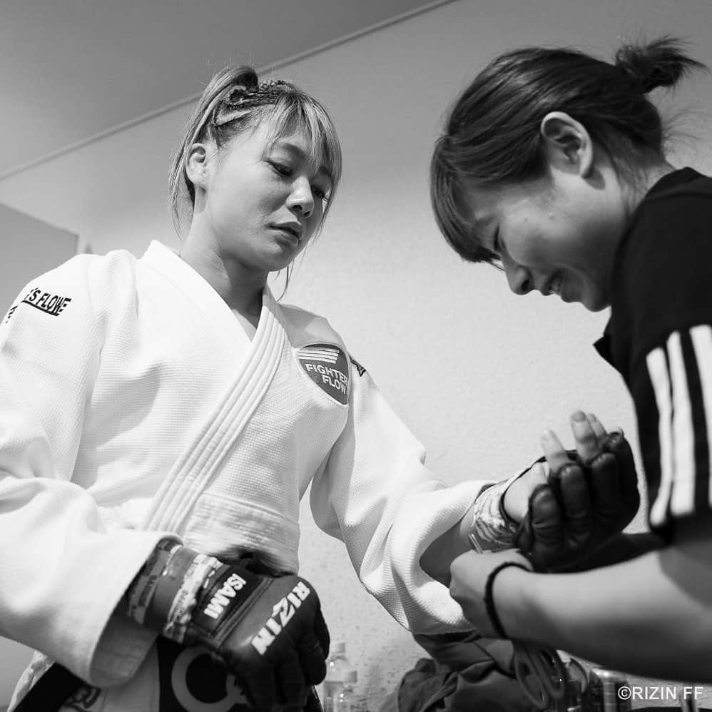 渡辺華奈さんのインスタグラム写真 - (渡辺華奈Instagram)「. RIZIN15 Backstage 📸 @rizin_pr  鼻血がすごい🌷 ありがとうございます^_^  #RIZIN #RIZINFF #RIZIN15 #RIZIN2019 #backstage #MMA #柔道 #総合格闘技 #筋肉女子 #平成」5月13日 16時23分 - kana_0821