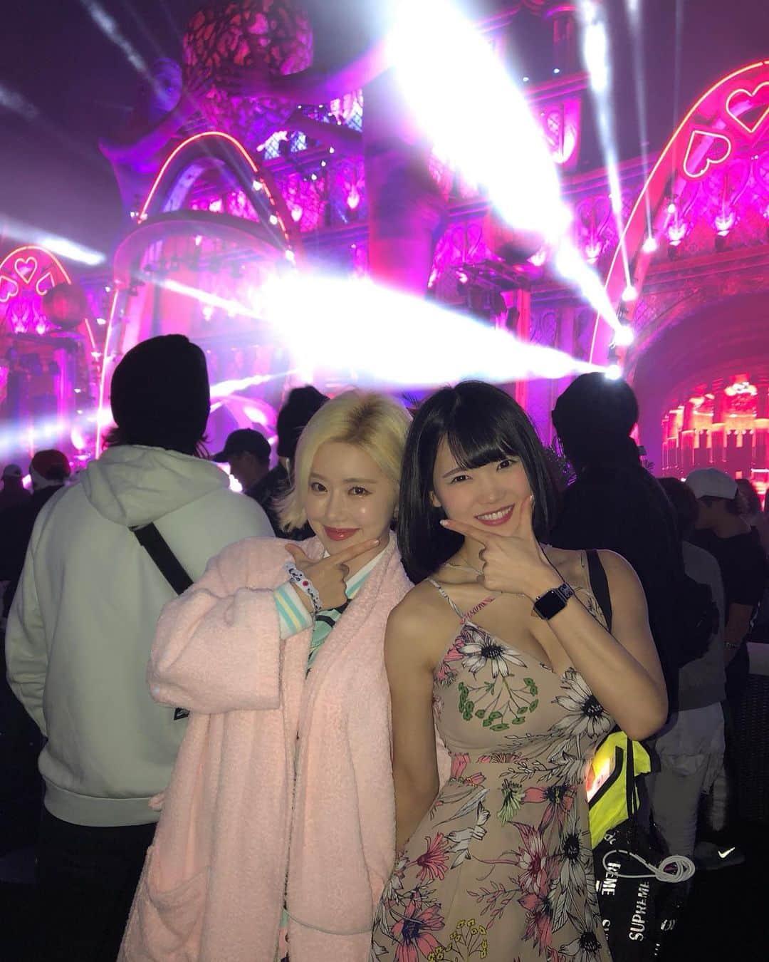 DJ MELさんのインスタグラム写真 - (DJ MELInstagram)「Eternal Love my DJ sister 🥰🥤at edc JAPAN 🇯🇵( @edc_japan )( @deejaysoda ) . #edc #edcjapan #djsoda #djmel #teamsoda #teammel #djanemag #femaledj #edckorea #ookay #skrillex #banvox #majorlazer」5月13日 16時37分 - djmel_jpn