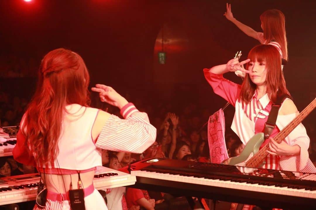 黒坂優香子さんのインスタグラム写真 - (黒坂優香子Instagram)「🌎 ・ ・ 更新が追いつかないくらいライブしてます🔥 ・ ・ 今日北海道から帰ってきたよ☺︎ ・ ・ 残すは東京！ 6月9日.6月10日 Zepp Diver City⚡️ ・ ・ 6月9日はもうsoldしてるので 10日の追加公演にぜひ来てほしい！！ ・ ・ いつもありがとうのみんなも 初めましてのみんなも ぜひぜひ。♡ ・ ・ #3131さんツアー」5月13日 16時52分 - yukakokurosaka0606