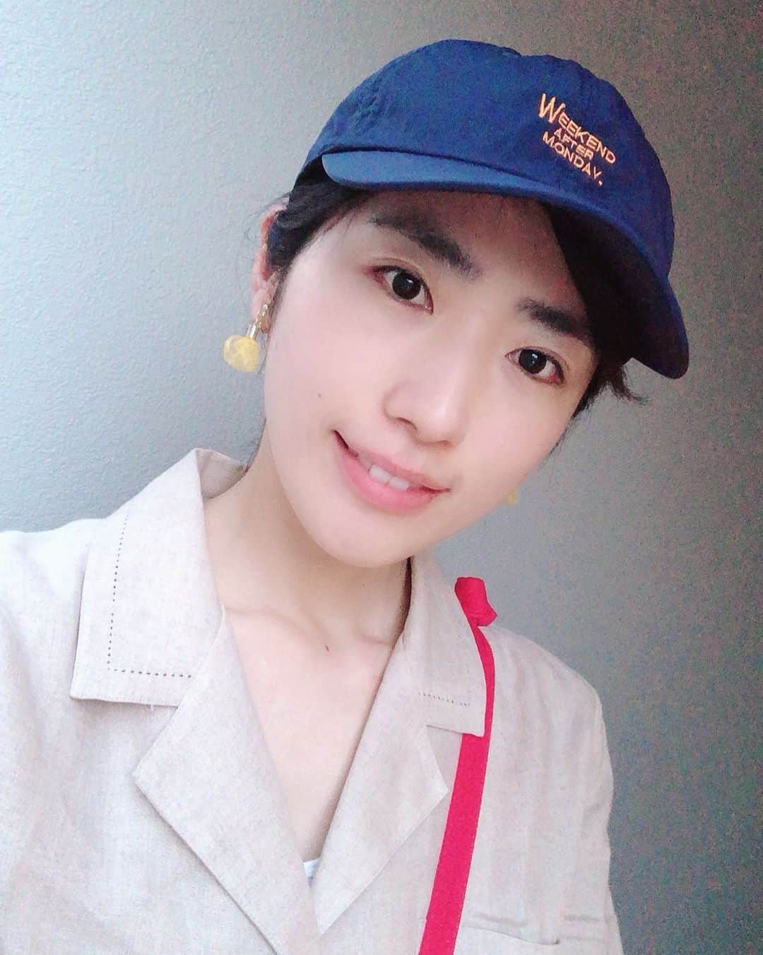 馬渕史香のインスタグラム：「NEWキャップ&NEWワンピ いい買い物した  #あしざわ家」
