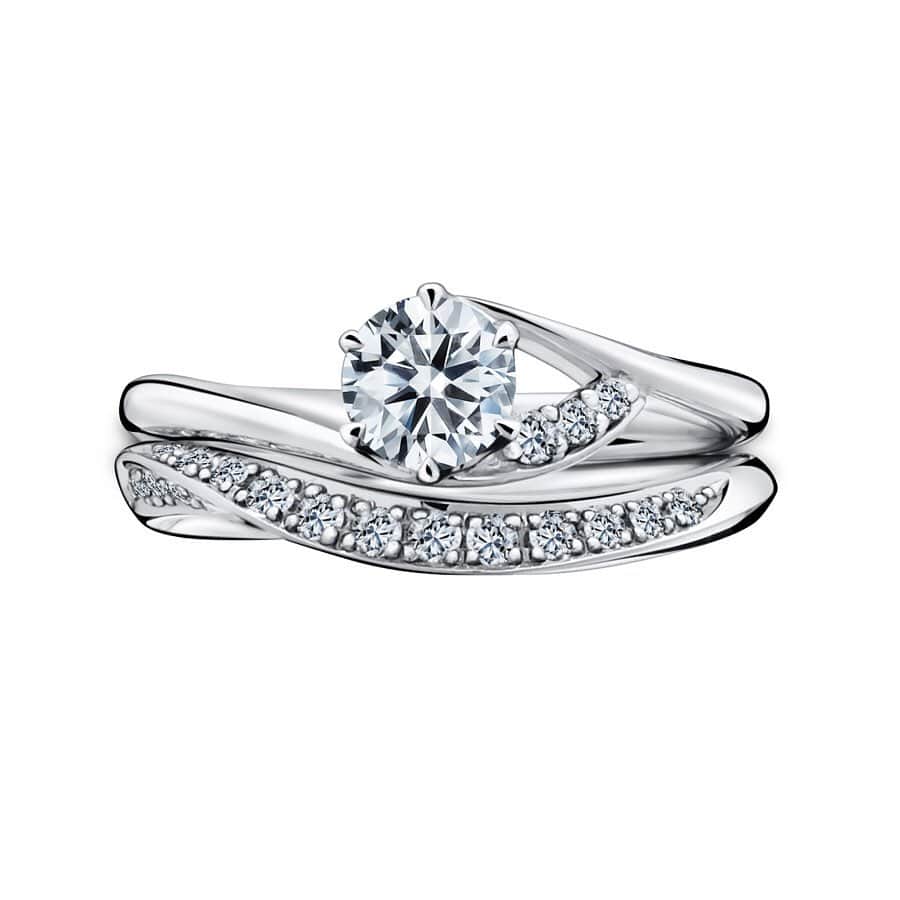 ラザール ダイヤモンド ブティック公式 | 婚約・結婚指輪さんのインスタグラム写真 - (ラザール ダイヤモンド ブティック公式 | 婚約・結婚指輪Instagram)「・ 「指のタイプ別でチョイス！“似合う”エンゲージリング&マリッジリングのデザイン」 ・ 長く愛用するからこそ、失敗したくない。 指のタイプによっても、似合うリングは異なります。 ”華奢な指””筋張った指””ぽっちゃりした指””すらっとした指”など。 あなたとパートナーの指の特徴を理解して、ぜひ納得のいくリングをお選びください。 ・ ▼詳しくはこちらから http://ur0.link/VSYd ・ ***.:･.｡*****.:･.｡*.:･.｡***.:･.｡***.:･.｡***.:･.｡***.:･.｡***.:･.｡ UNITARIAN/ユニタリアン(Carat : 0.20ct～/Price(税抜) : 207,000円～) CHORUS LINE/コーラスライン(Carat : 0.09ct/Price(税抜) ：134,000円 ) ***.:･.｡***.:･.｡***.:･.｡***.:･.｡***.:･.｡***.:･.｡***.:･.｡***.:･.｡ ・ THE WORLD’S MOST BEAUTIFUL DIAMOND® 商品詳細はプロフィール @lazarediamond_boutique のURLからどうぞ ・ ご予約のうえ、初来店の方に2,000円分のJCB商品券をプレゼント ・ #指のタイプ別 #似合うリングのデザイン #失敗しないリング選び #失敗しない指輪選び ・ #UNITARIAN #ユニタリアン #CHORUSLINE #コーラスライン ・ #プロポーズ #ブライダルリング #マリッジリング #エンゲージリング #エンゲージメントリング #ダイヤモンドリング #婚約 #結婚 #指輪 #婚約指輪 #結婚指輪 #婚約指輪選び #結婚指輪選び #指輪探し #結婚式 #結婚式準備 #2019年春婚 #2019年夏婚 #2019年秋婚 #2019年冬婚 ・ #ラザールダイヤモンド #lazarediamond」5月13日 17時01分 - lazarediamond_boutique