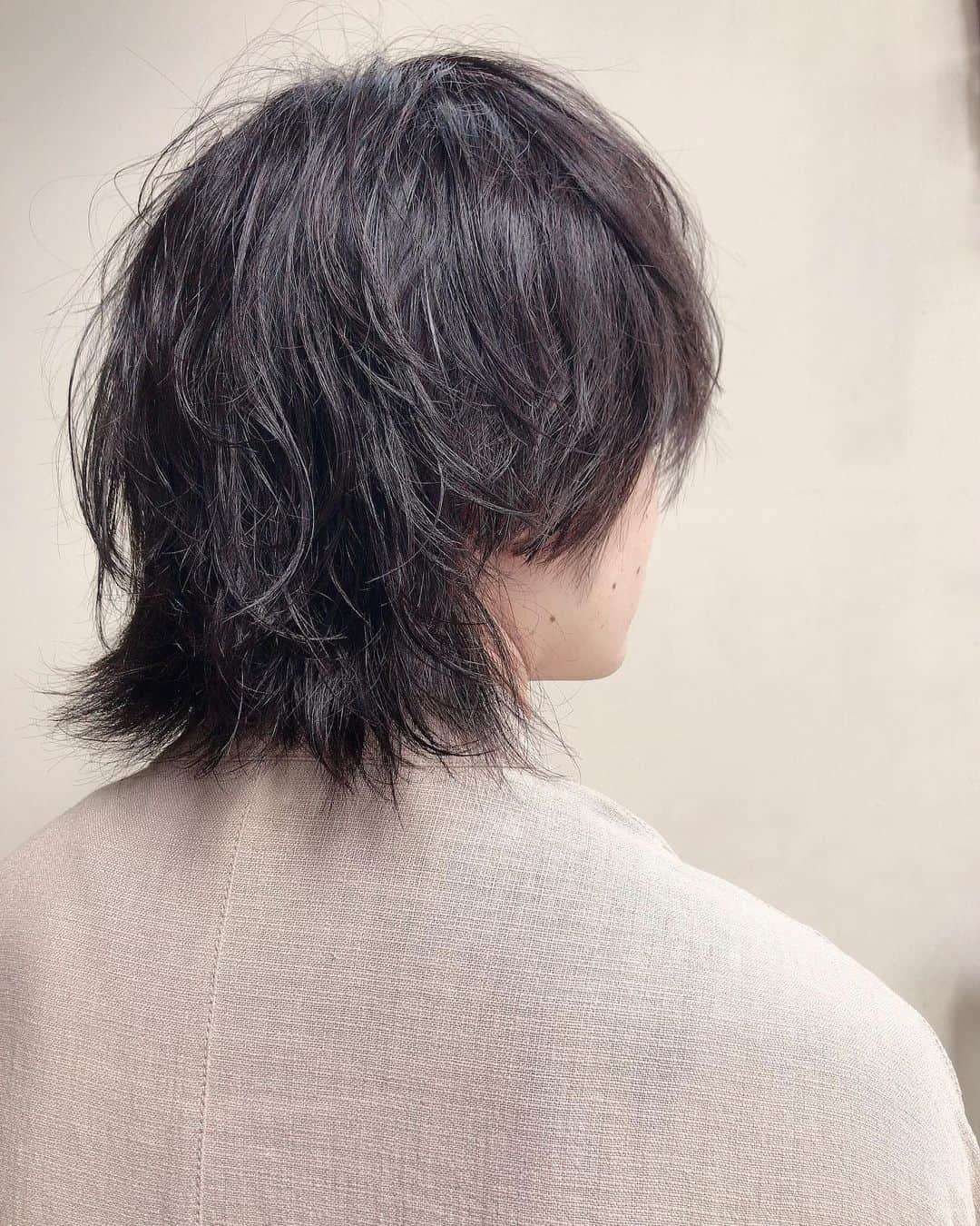 鳥越裕貴さんのインスタグラム写真 - (鳥越裕貴Instagram)「髪切ったよ💇‍♂️ 安定の"boucle"にて✂️ 人生初のウルフかな🐺？ どないでっかぁぁああああ👀？ #鳥越裕貴 #boucle #ウルフカット #ウルフヘア #バードヘア だけども🐣」5月13日 18時01分 - yuki_torigoe.cleftchin