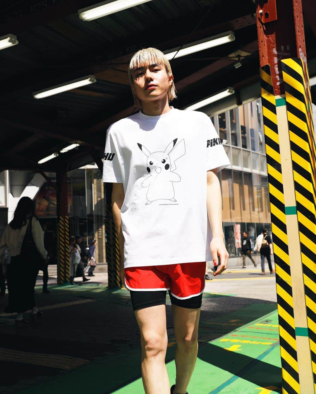 Droptokyoさんのインスタグラム写真 - (DroptokyoInstagram)「TOKYO STREET STYLE Name: @tokio_tashiro  T-shirt: @hm × POKEMON  #hm#hmxme#pr#streetstyle#droptokyo#tokyo#japan#streetscene#streetfashion#streetwear#streetculture#fashion#shinjuku#pokemon#pikachuファッション#ポケモン#ピカチュウ  Photography: @dai.yamashiro  Styling: @raikatanakakana」5月13日 18時01分 - drop_tokyo